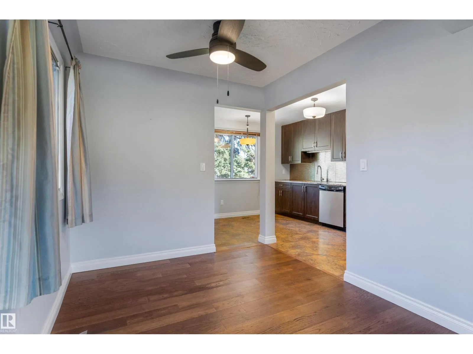 11643 137 ST NW