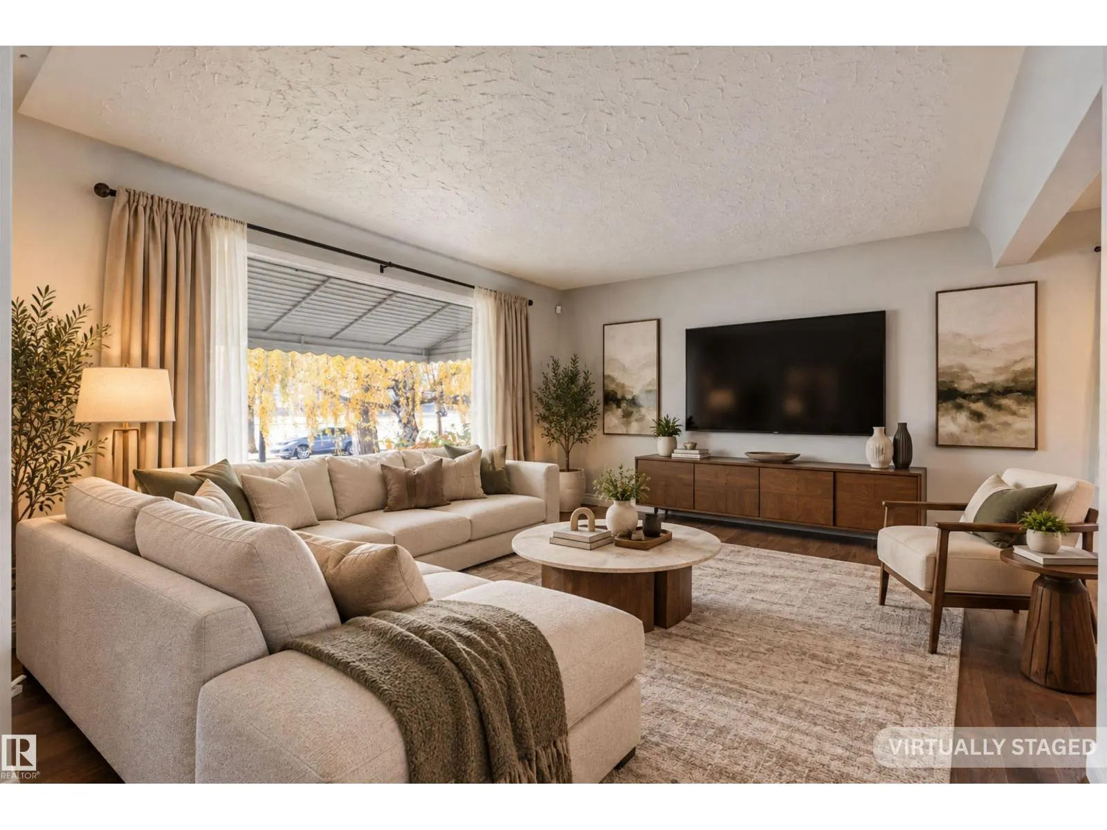 11643 137 ST NW