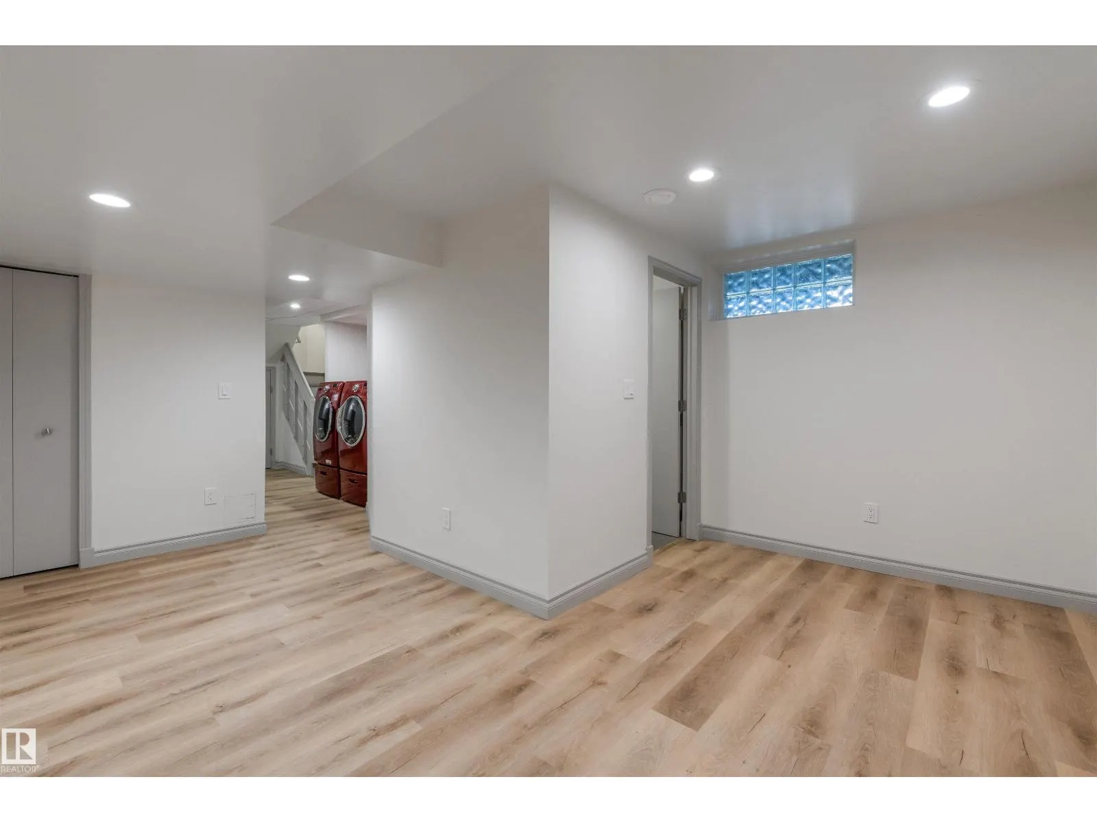 11643 137 ST NW