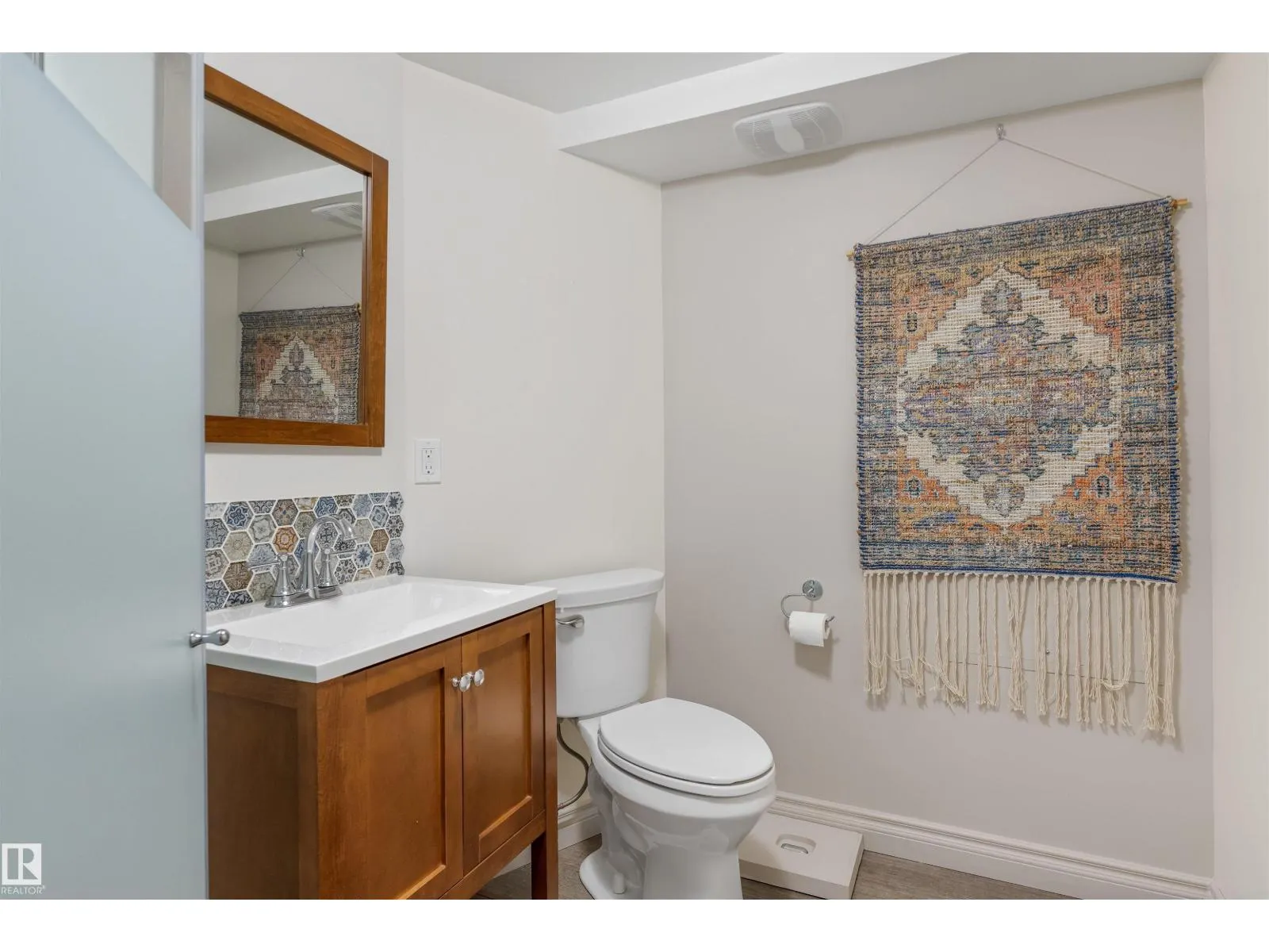 11643 137 ST NW