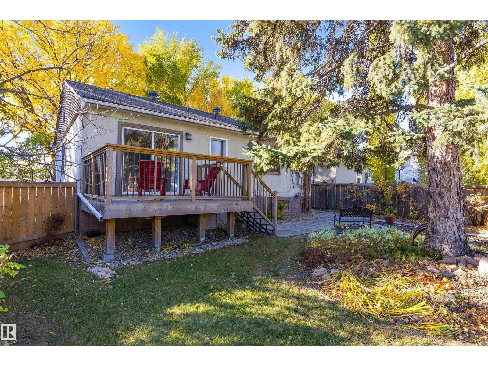 11643 137 ST NW