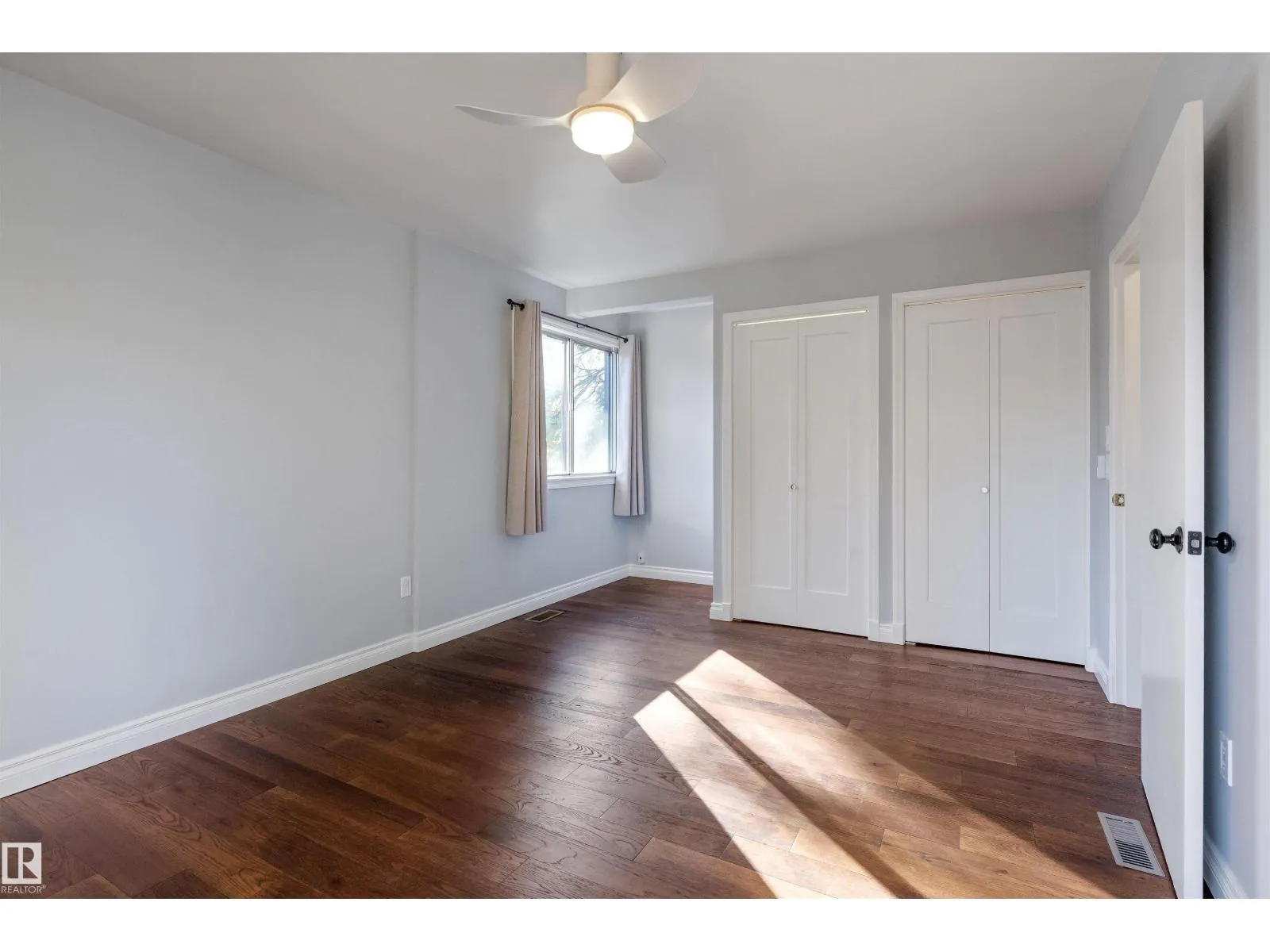 11643 137 ST NW