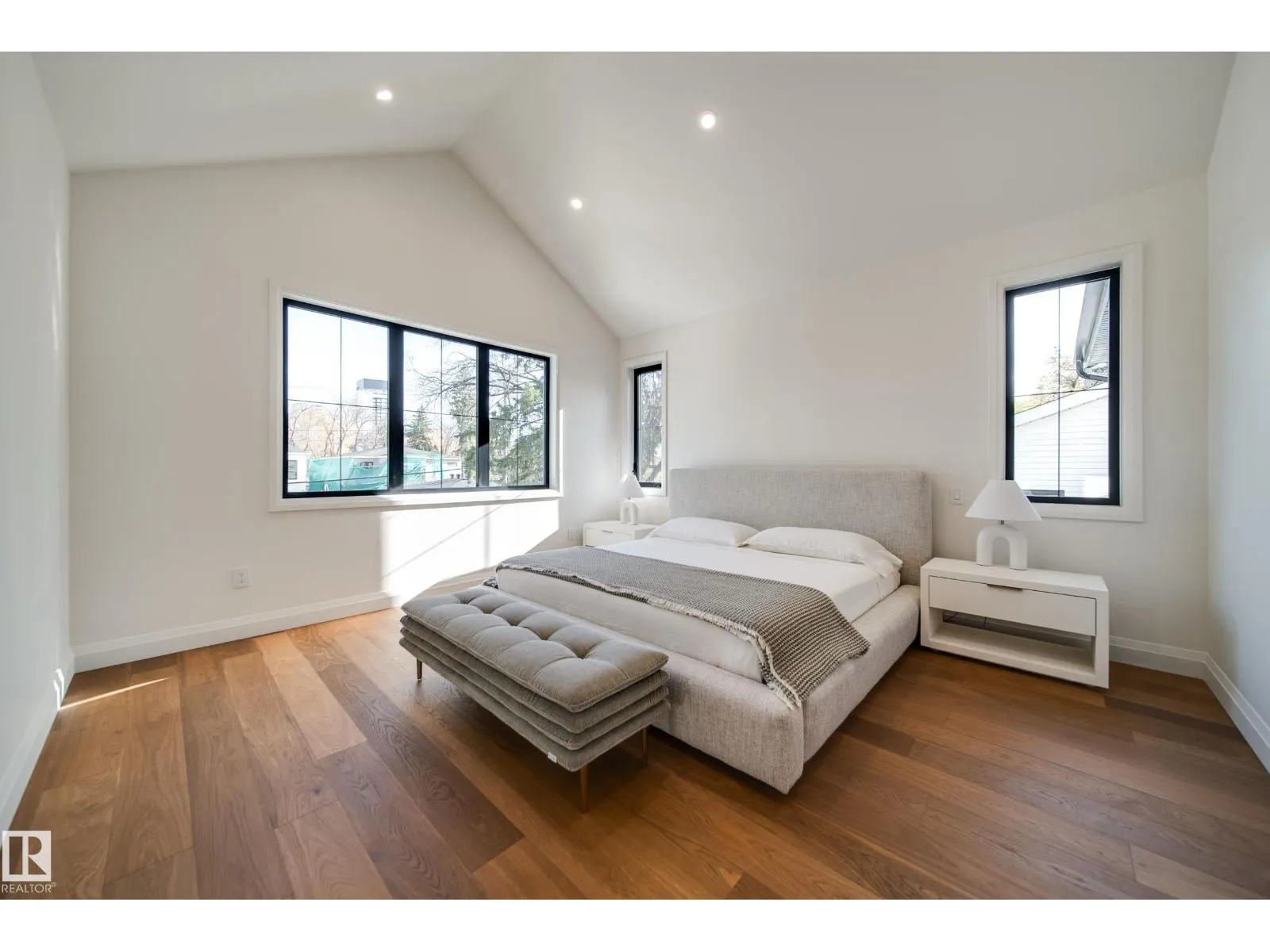 10223 130 ST NW