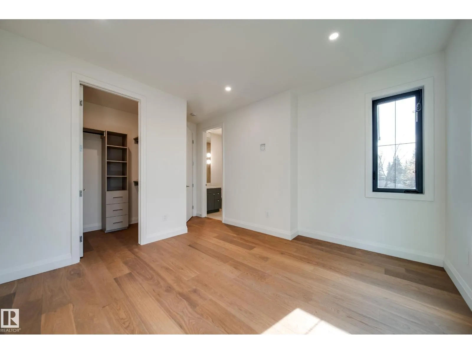 10223 130 ST NW