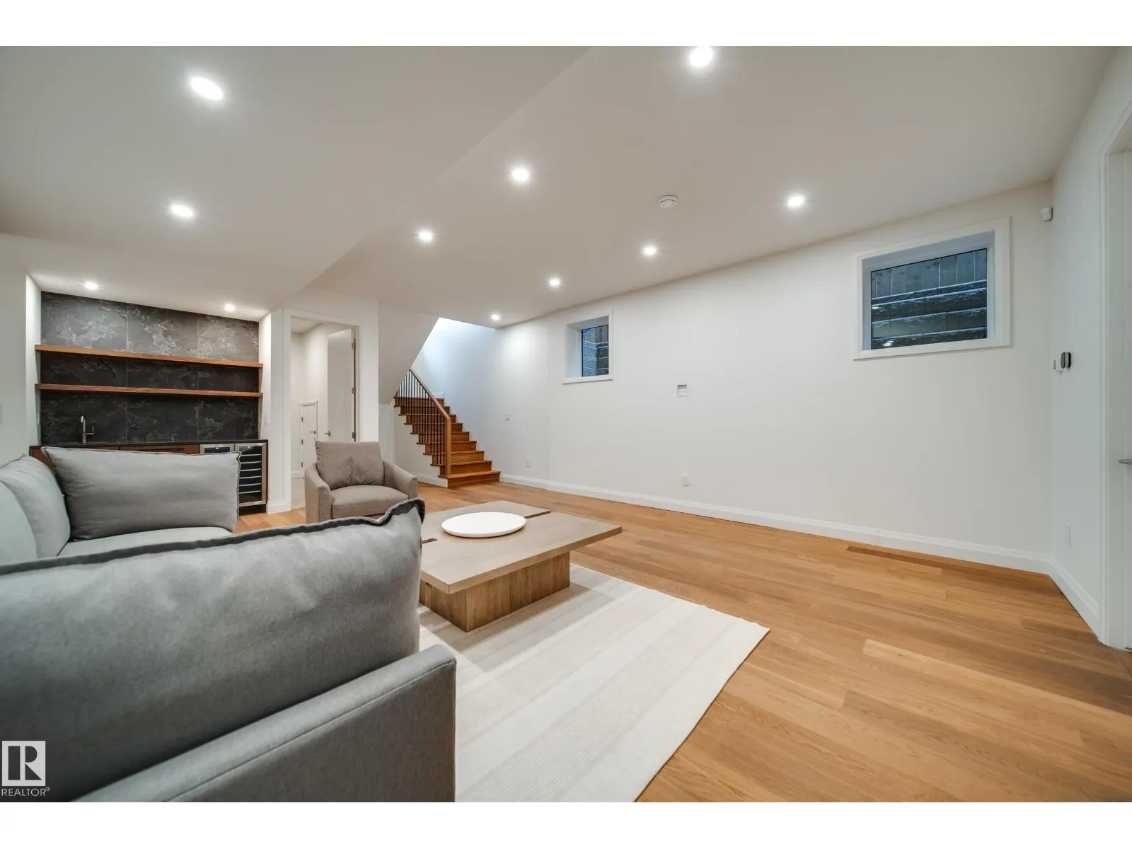 10223 130 ST NW