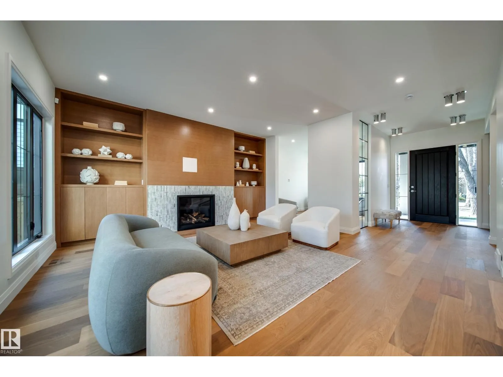 10223 130 ST NW
