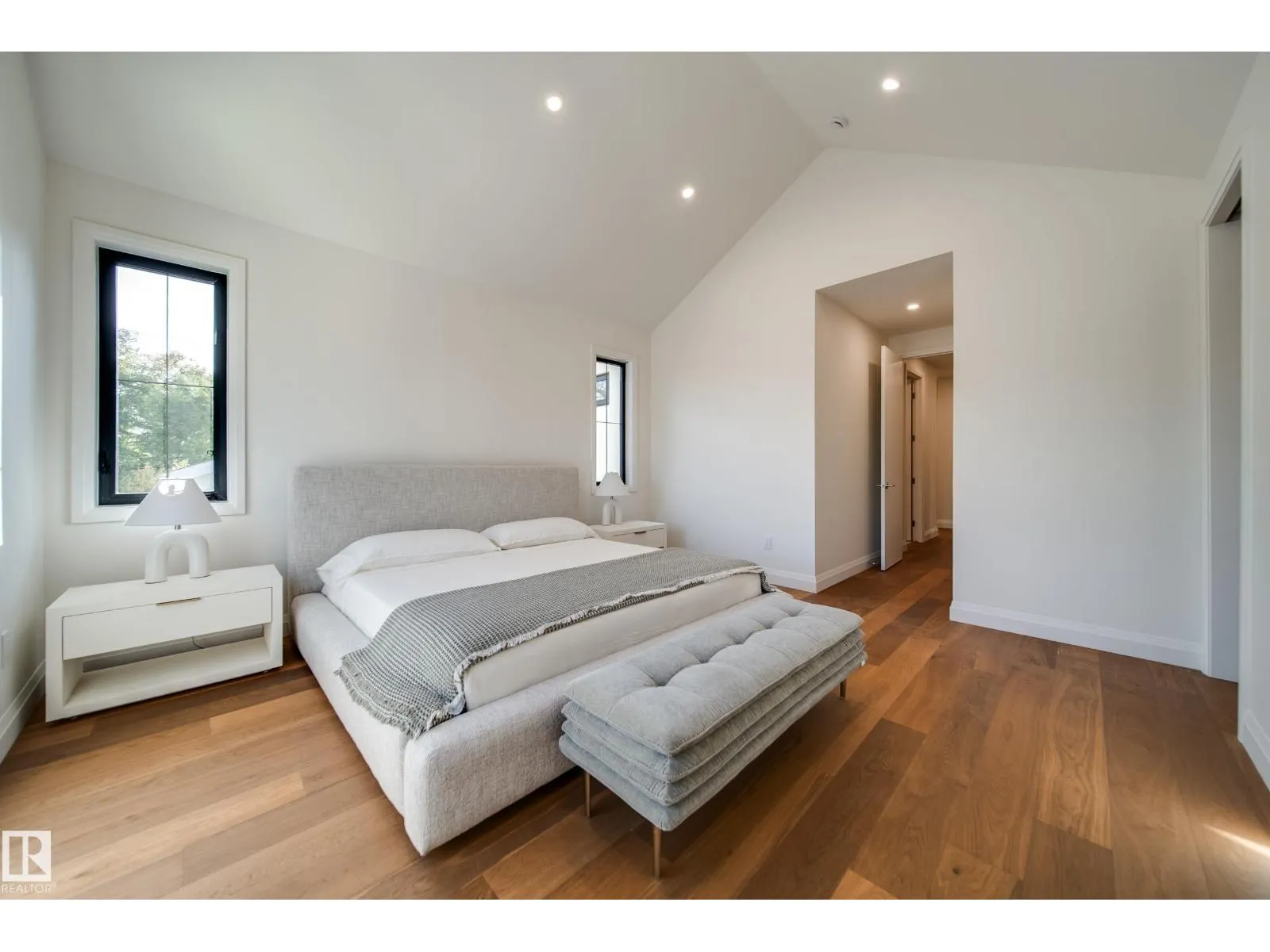 10223 130 ST NW