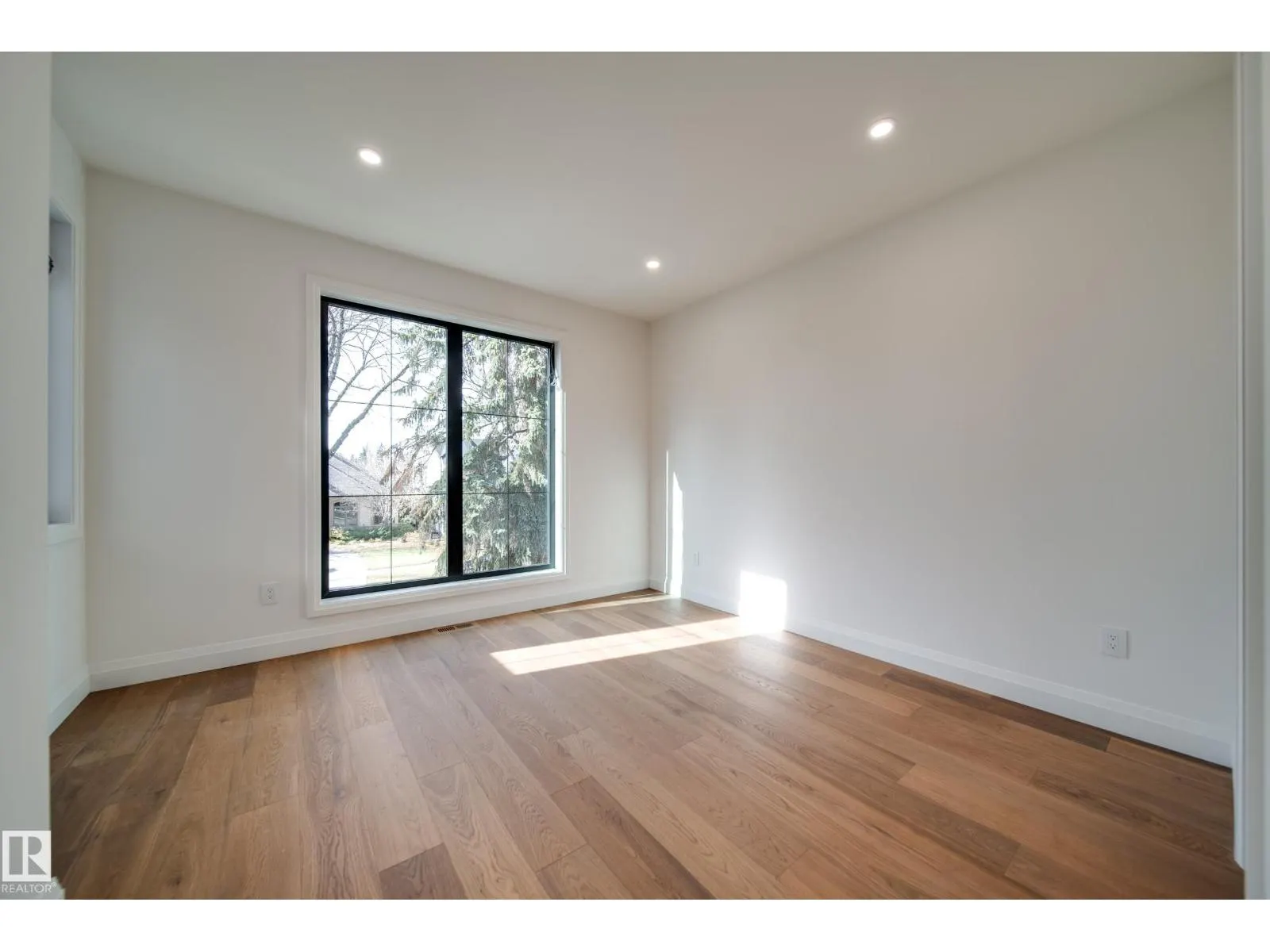 10223 130 ST NW