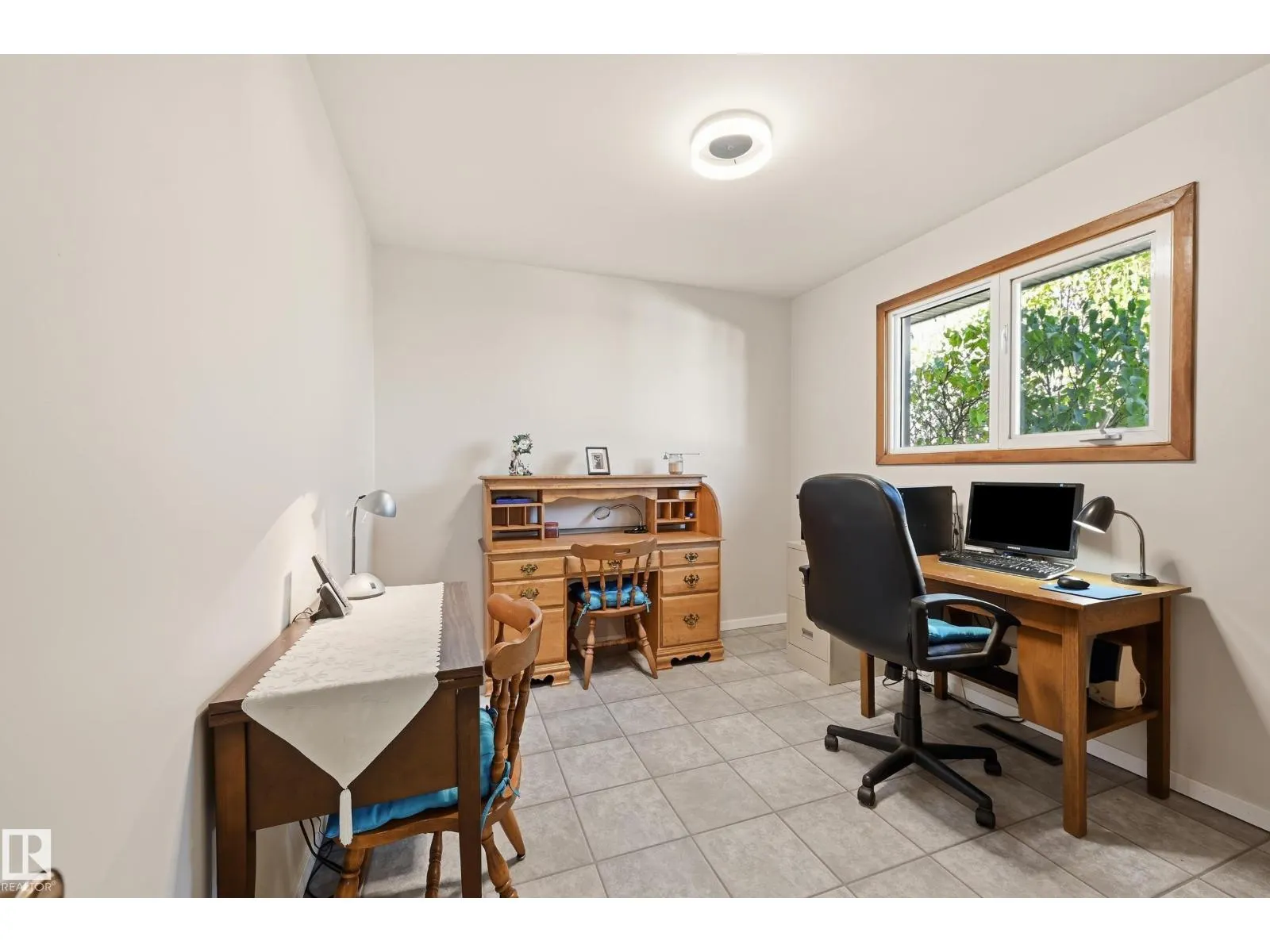 6604 93 AV NW