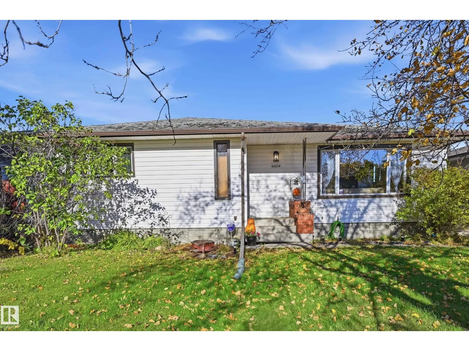 6604 93 AV NW