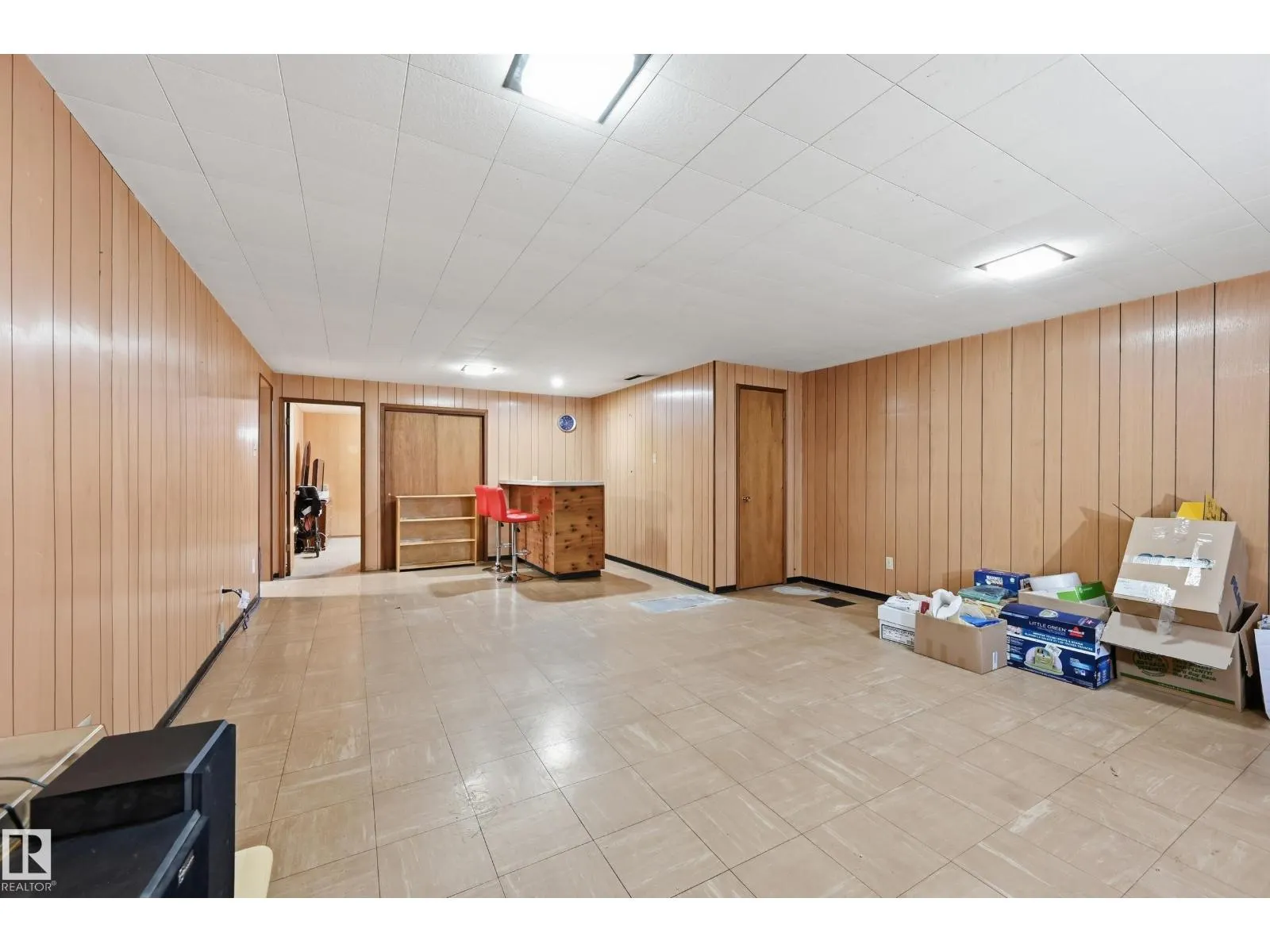 6604 93 AV NW