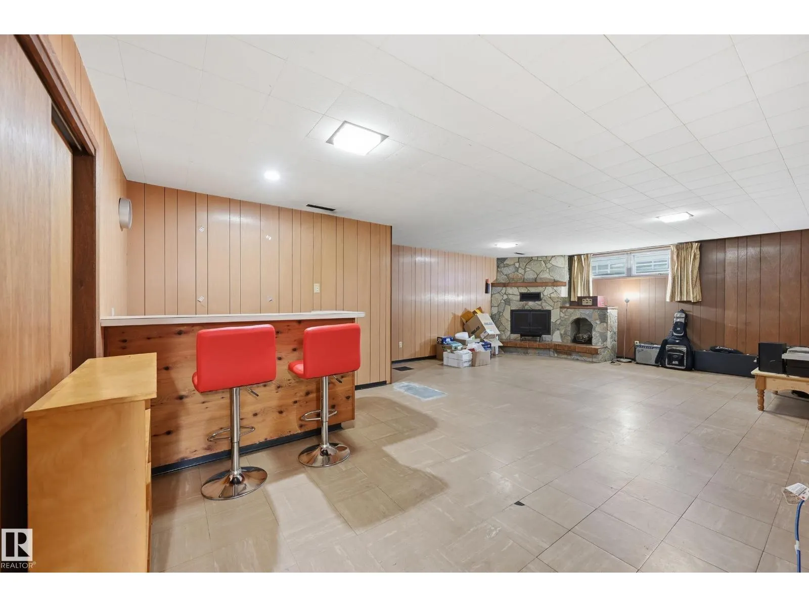 6604 93 AV NW
