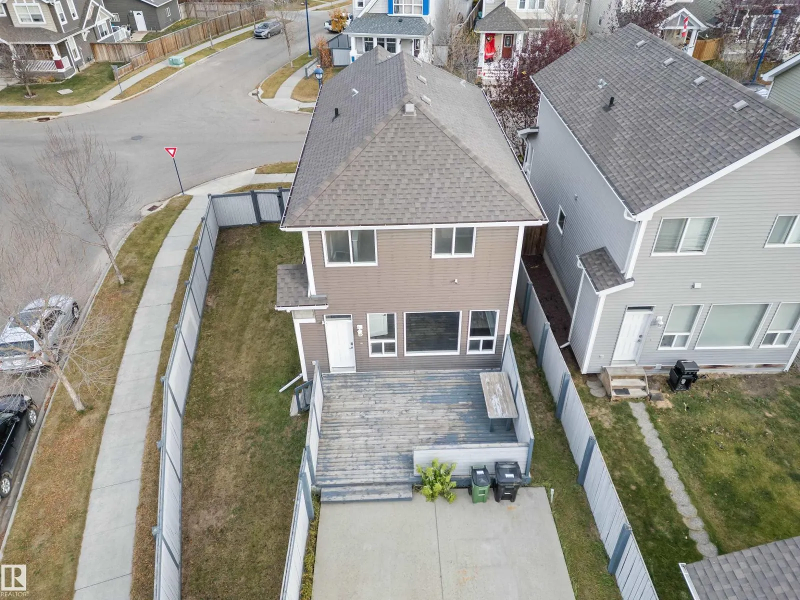 7043 22 AV SW