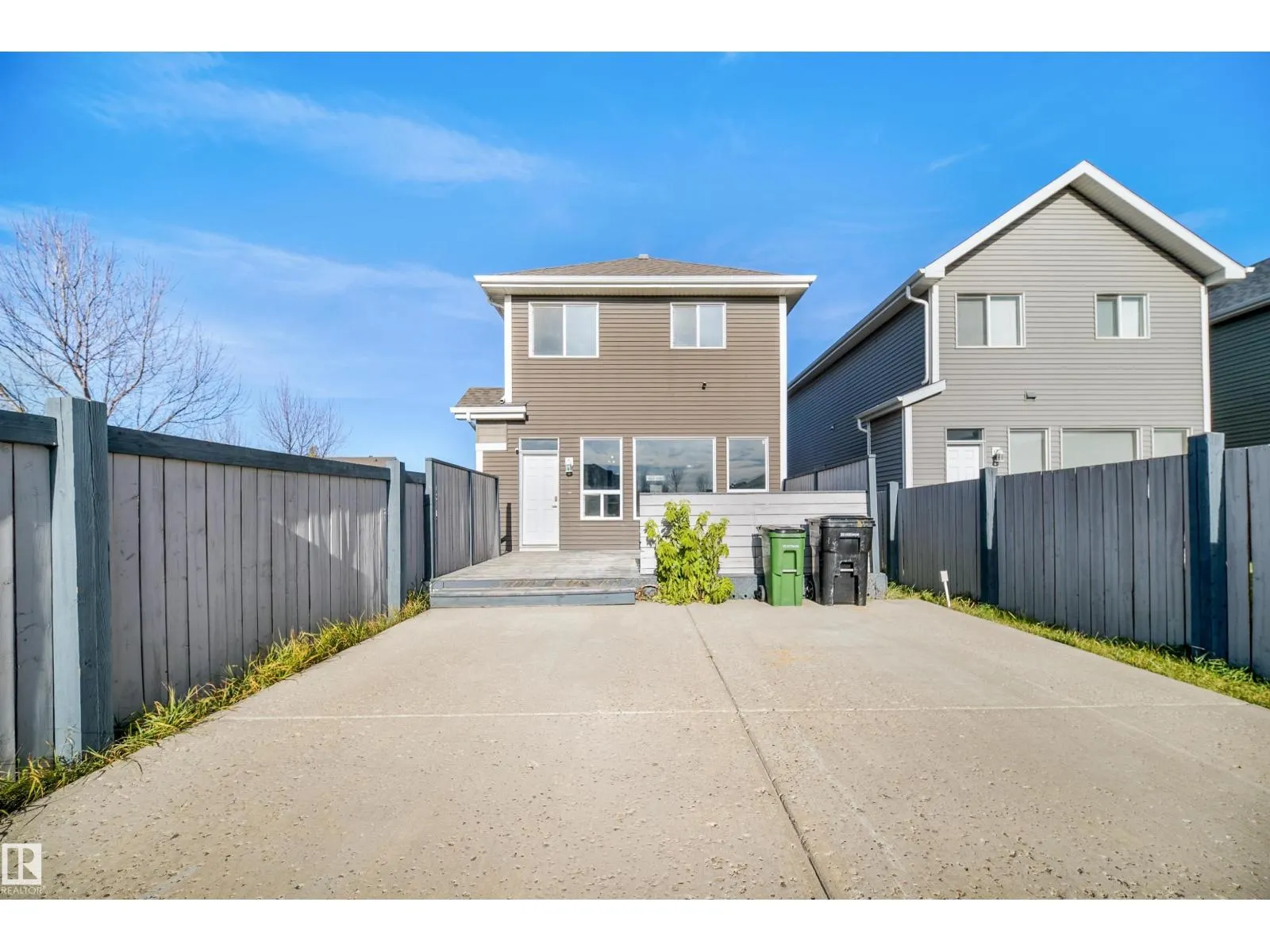 7043 22 AV SW