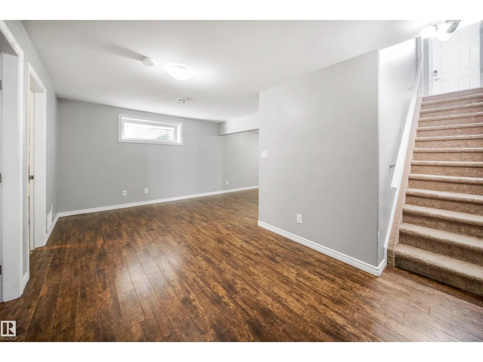7043 22 AV SW