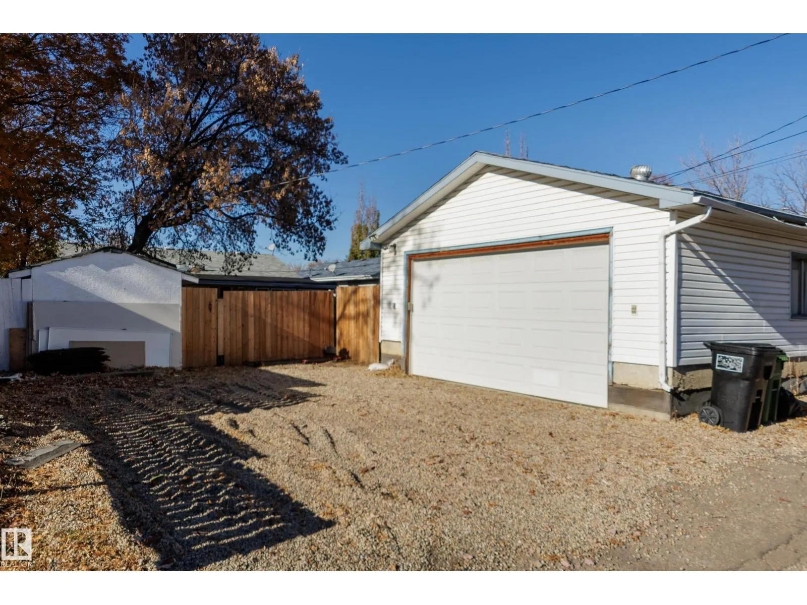 10541 153 ST NW