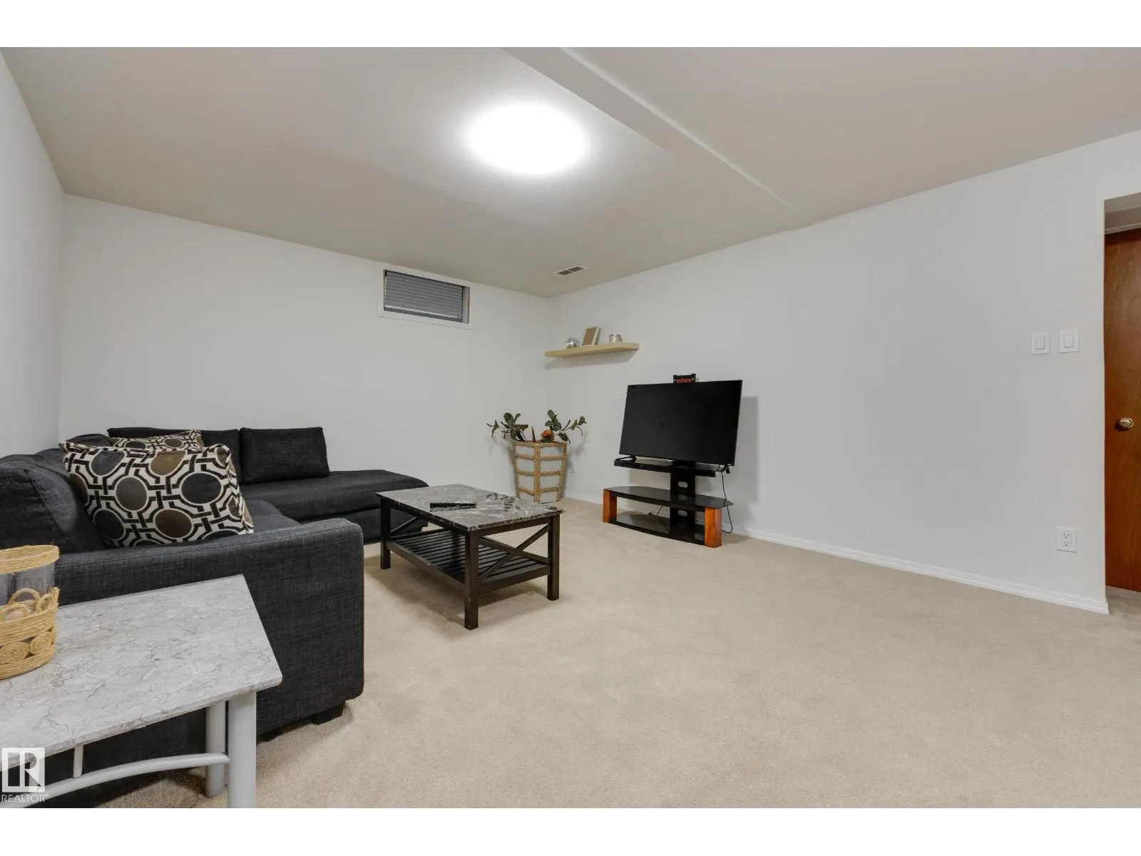 10541 153 ST NW