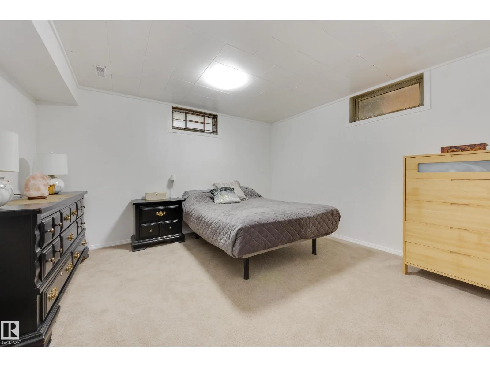 10541 153 ST NW