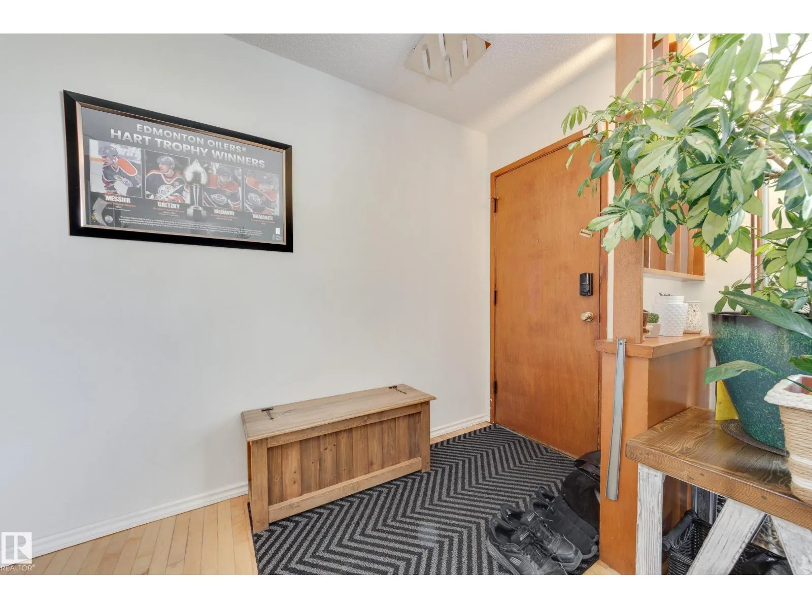 10541 153 ST NW