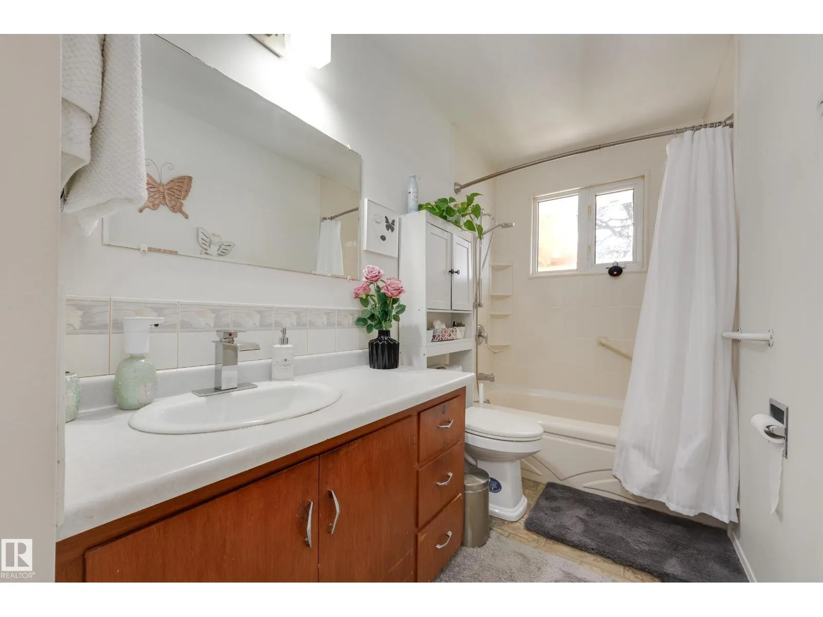 10541 153 ST NW