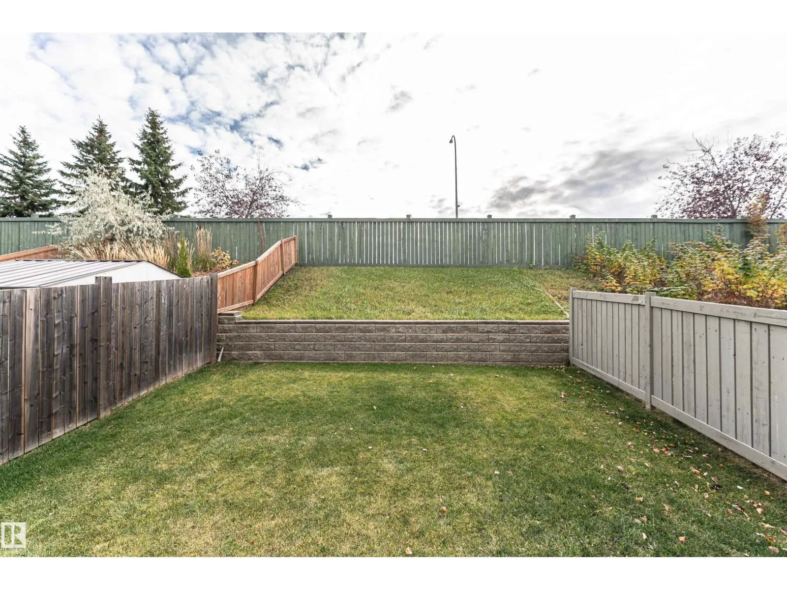 51 VAUGHN AV