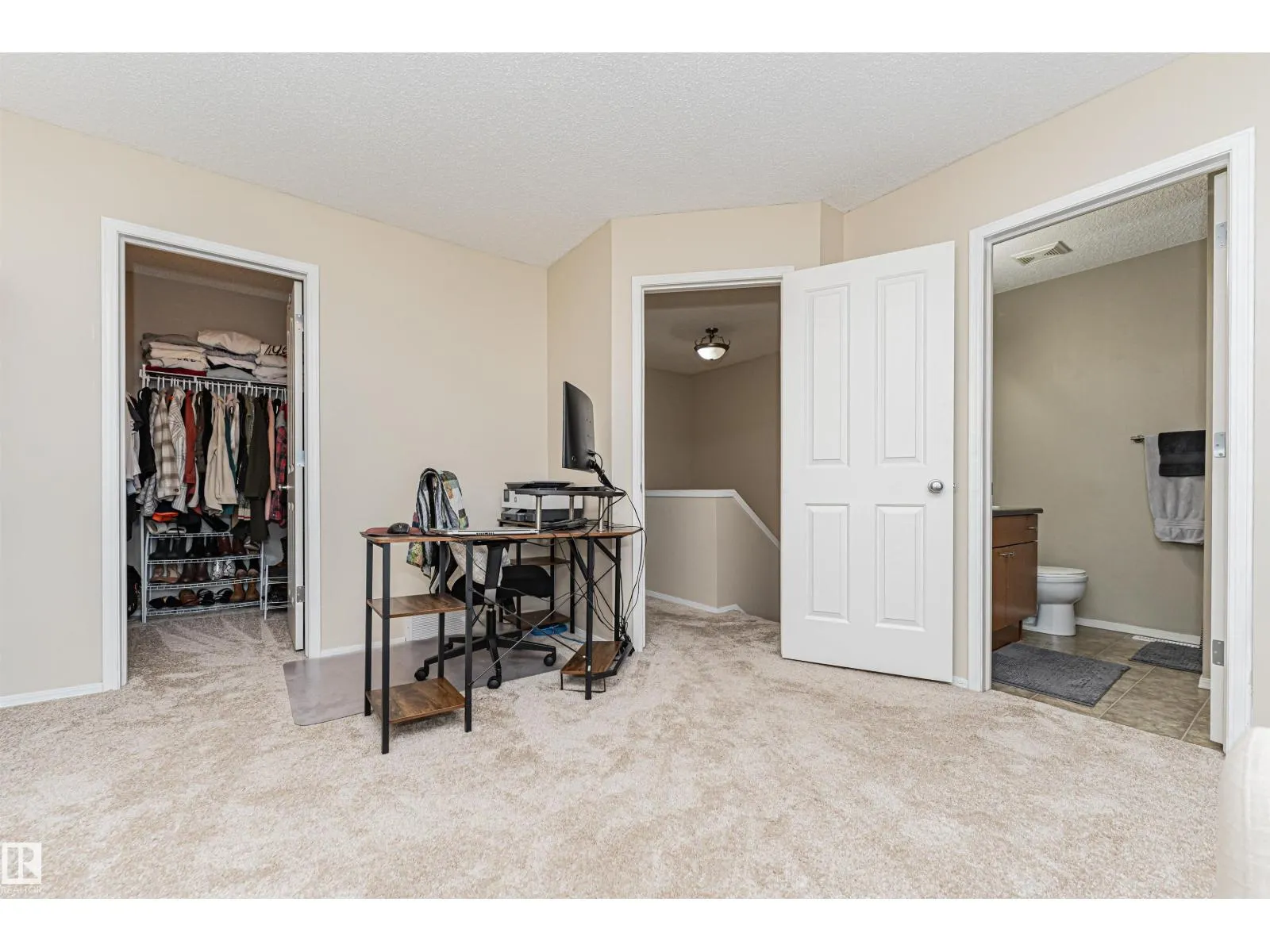 51 VAUGHN AV