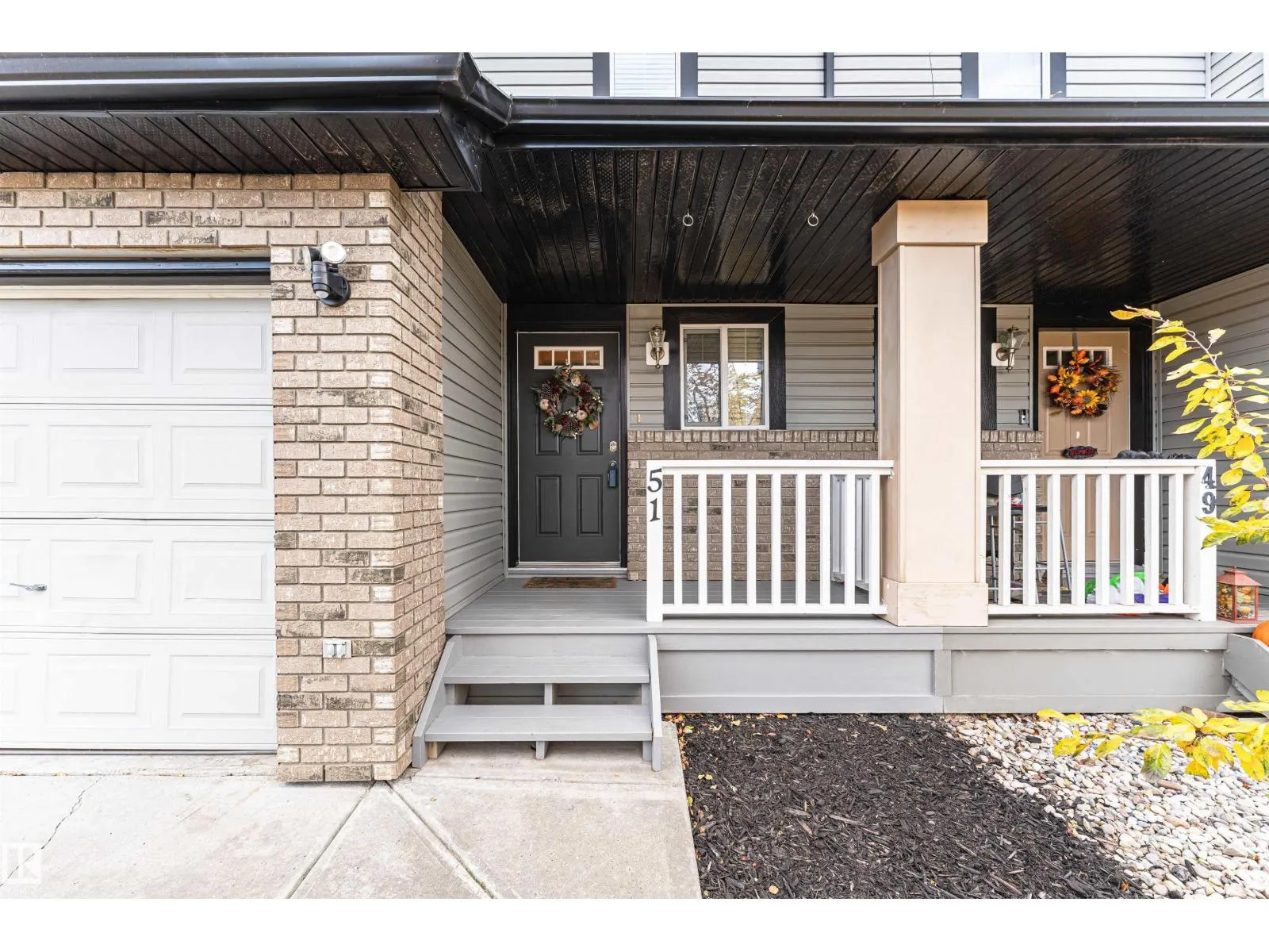 51 VAUGHN AV