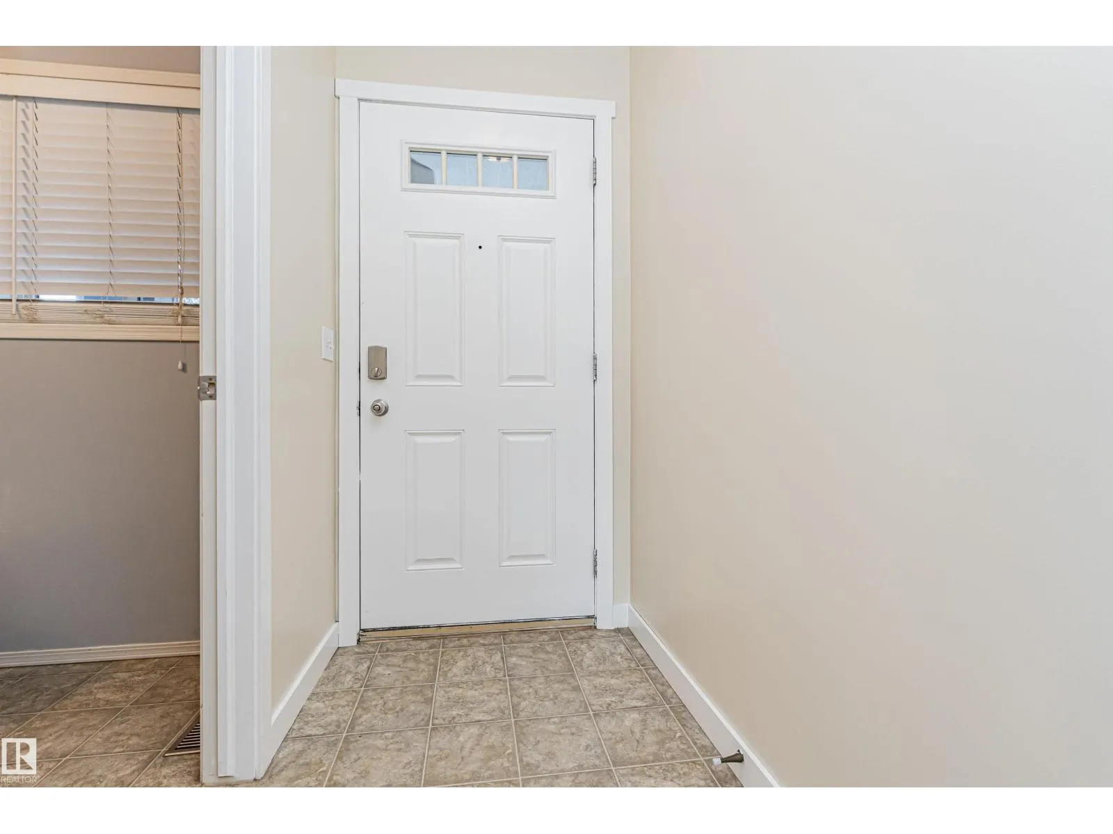 51 VAUGHN AV