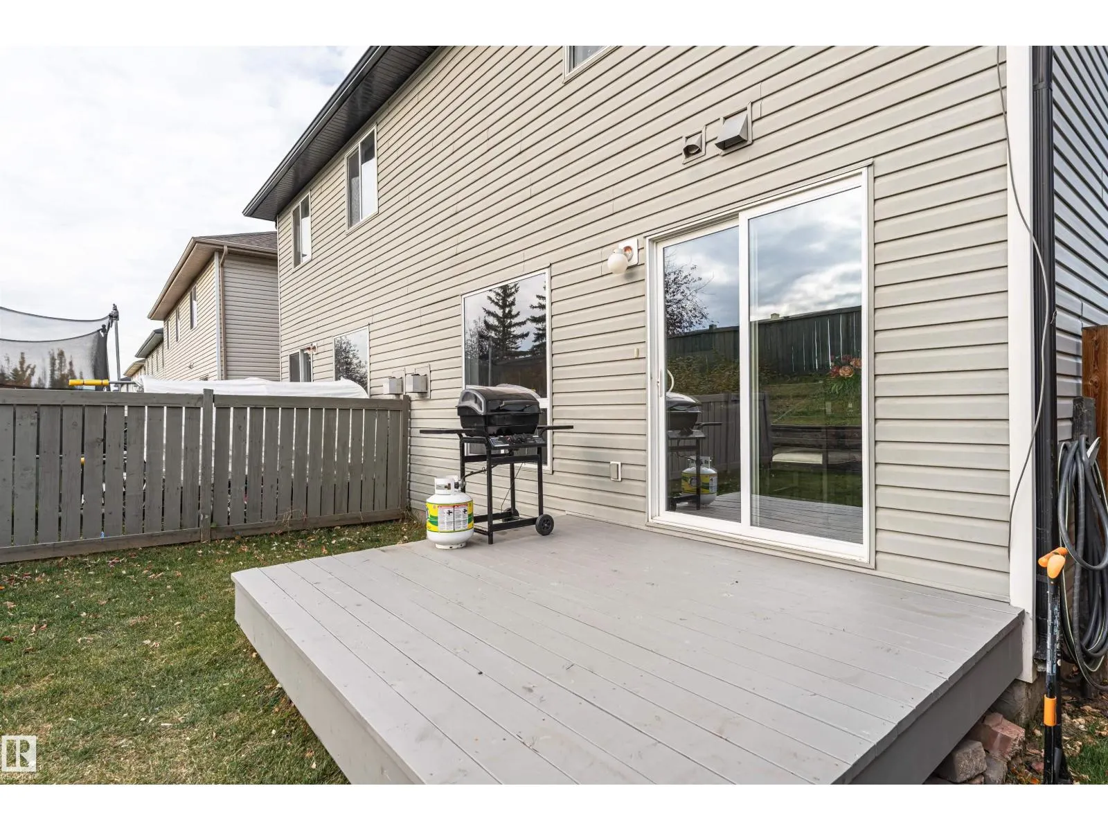 51 VAUGHN AV
