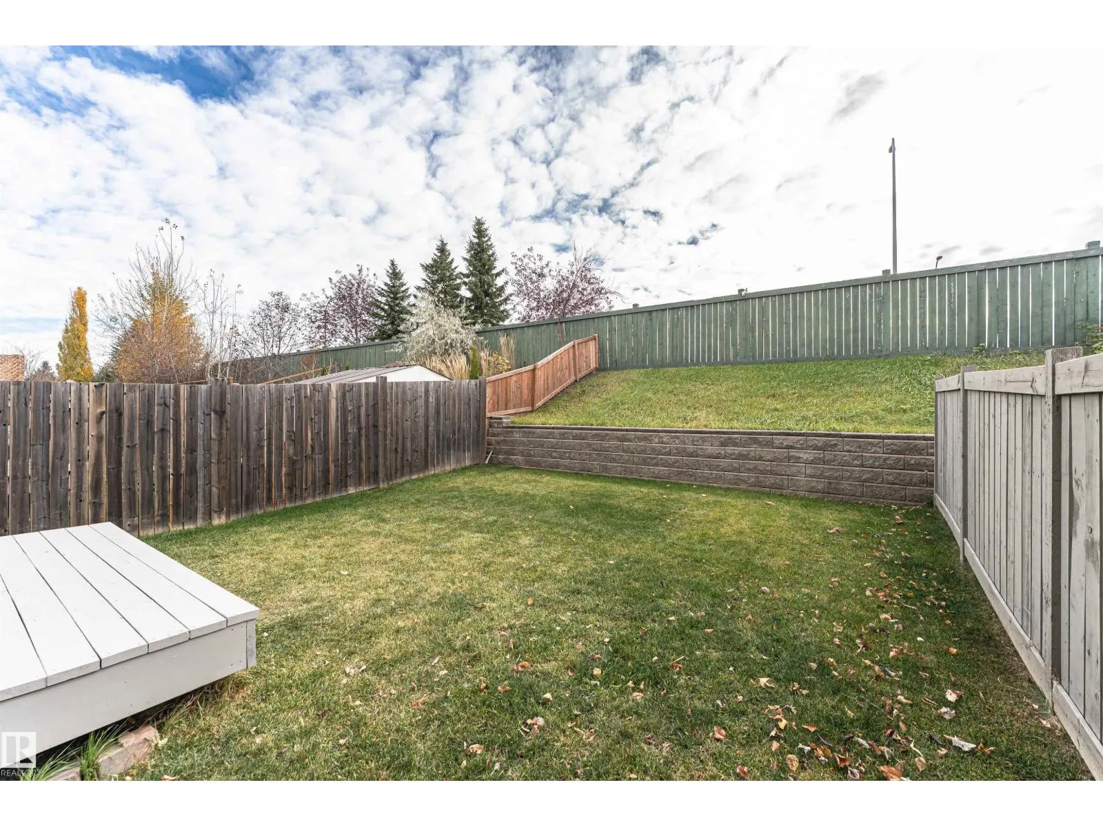51 VAUGHN AV
