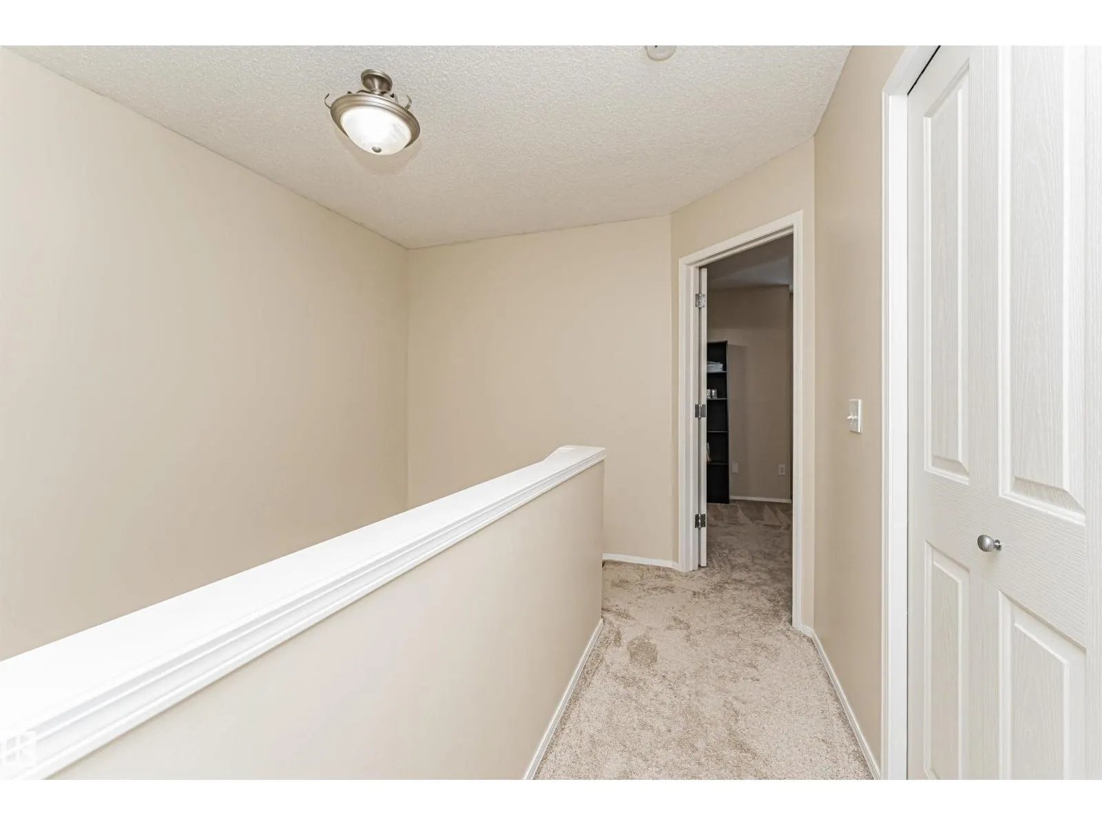 51 VAUGHN AV