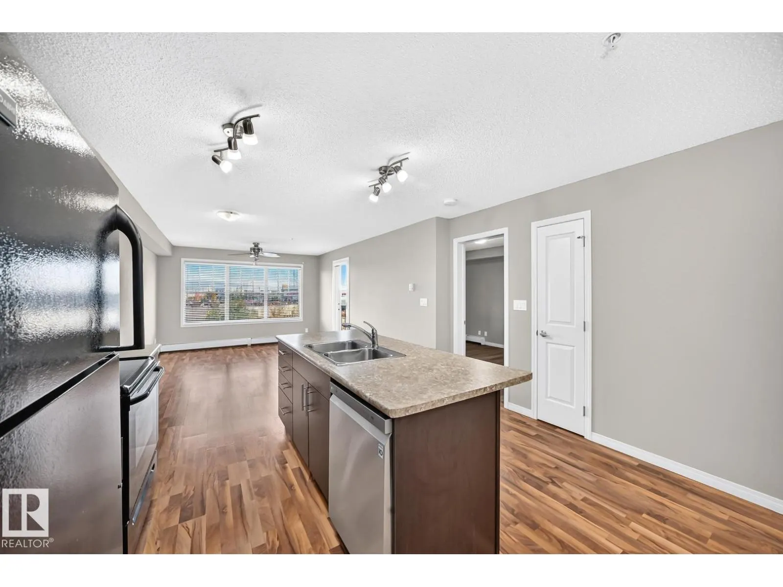 #307 105 AMBLESIDE DR SW