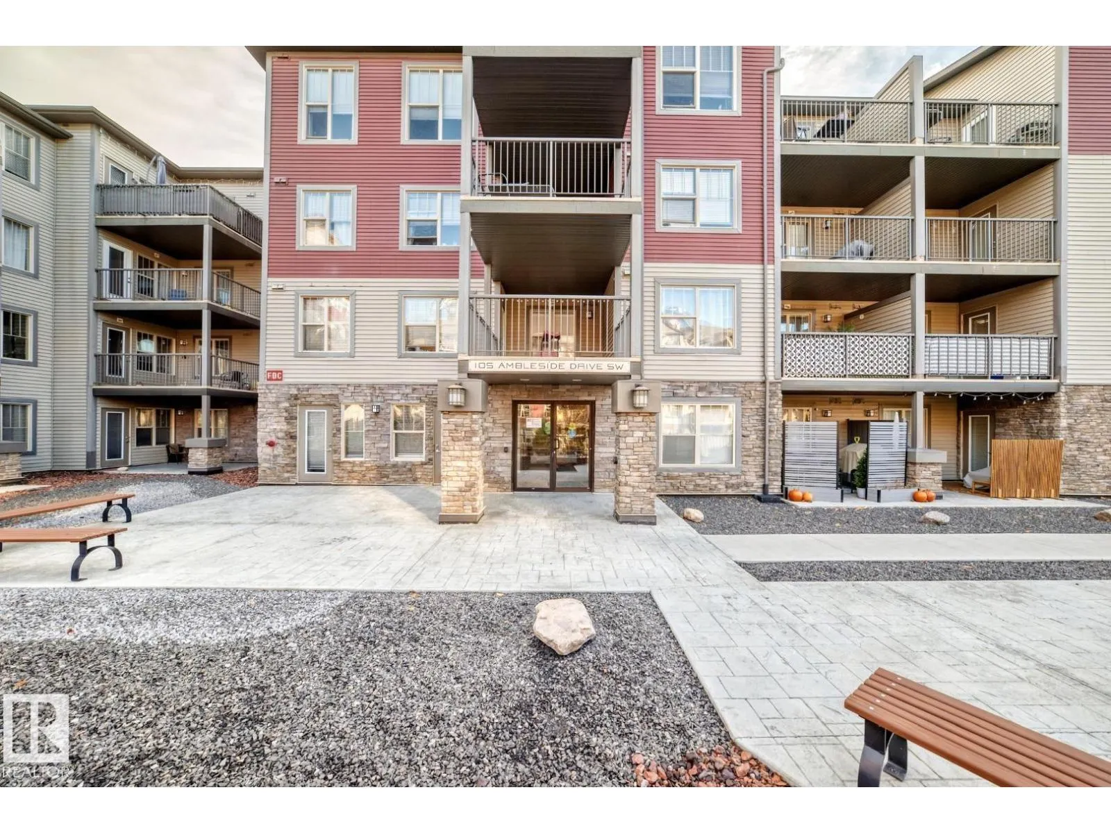 #307 105 AMBLESIDE DR SW