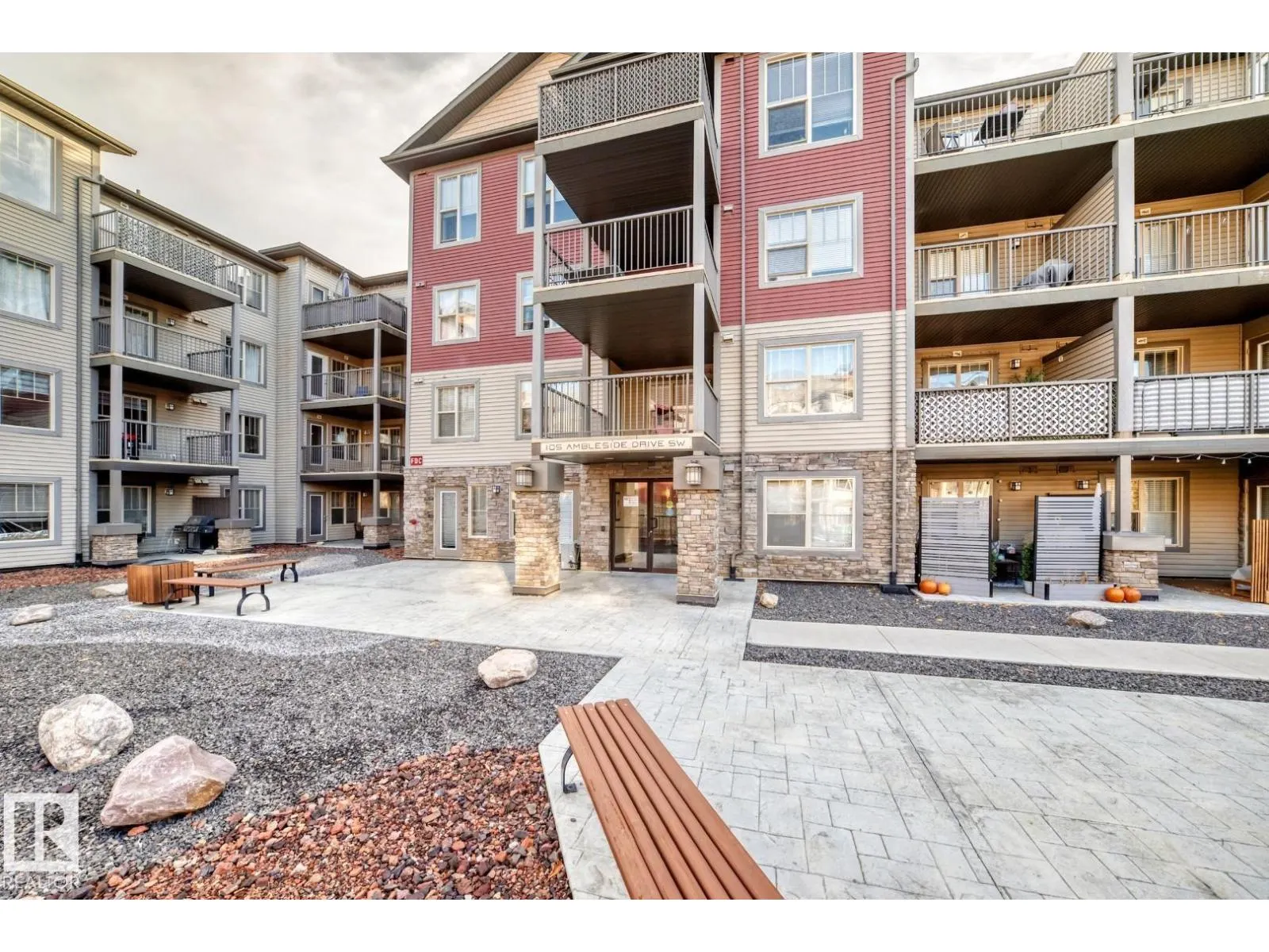 #307 105 AMBLESIDE DR SW