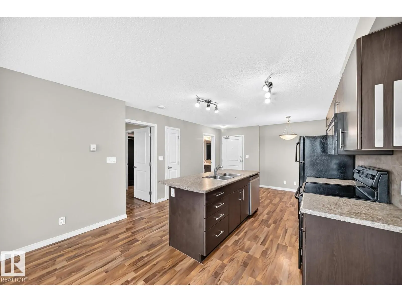 #307 105 AMBLESIDE DR SW