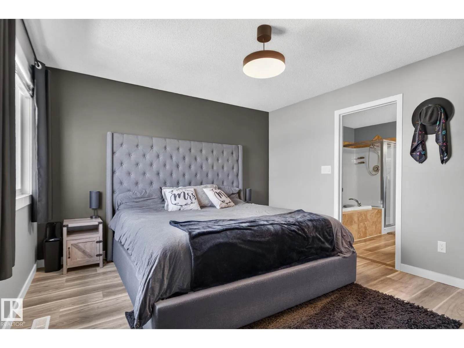 385 SIMMONDS WY