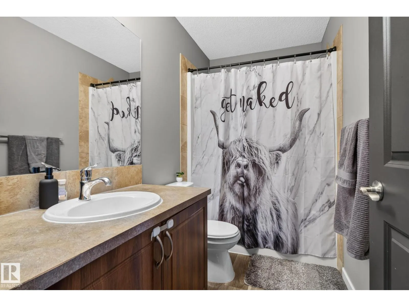 385 SIMMONDS WY