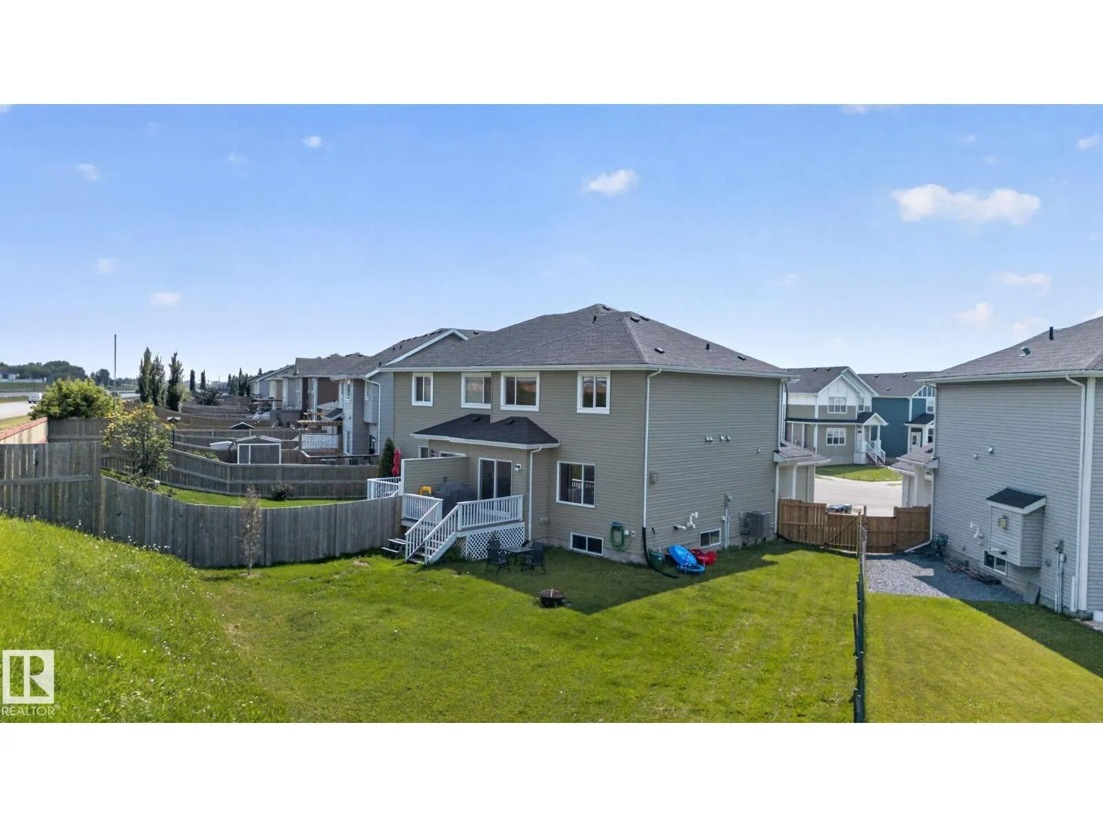 385 SIMMONDS WY