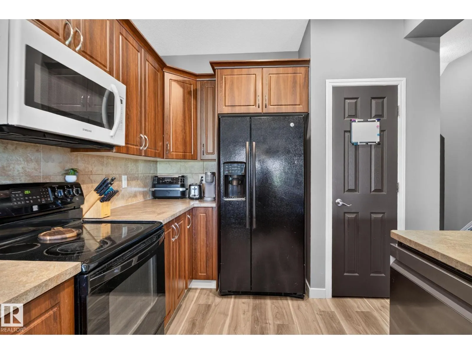 385 SIMMONDS WY