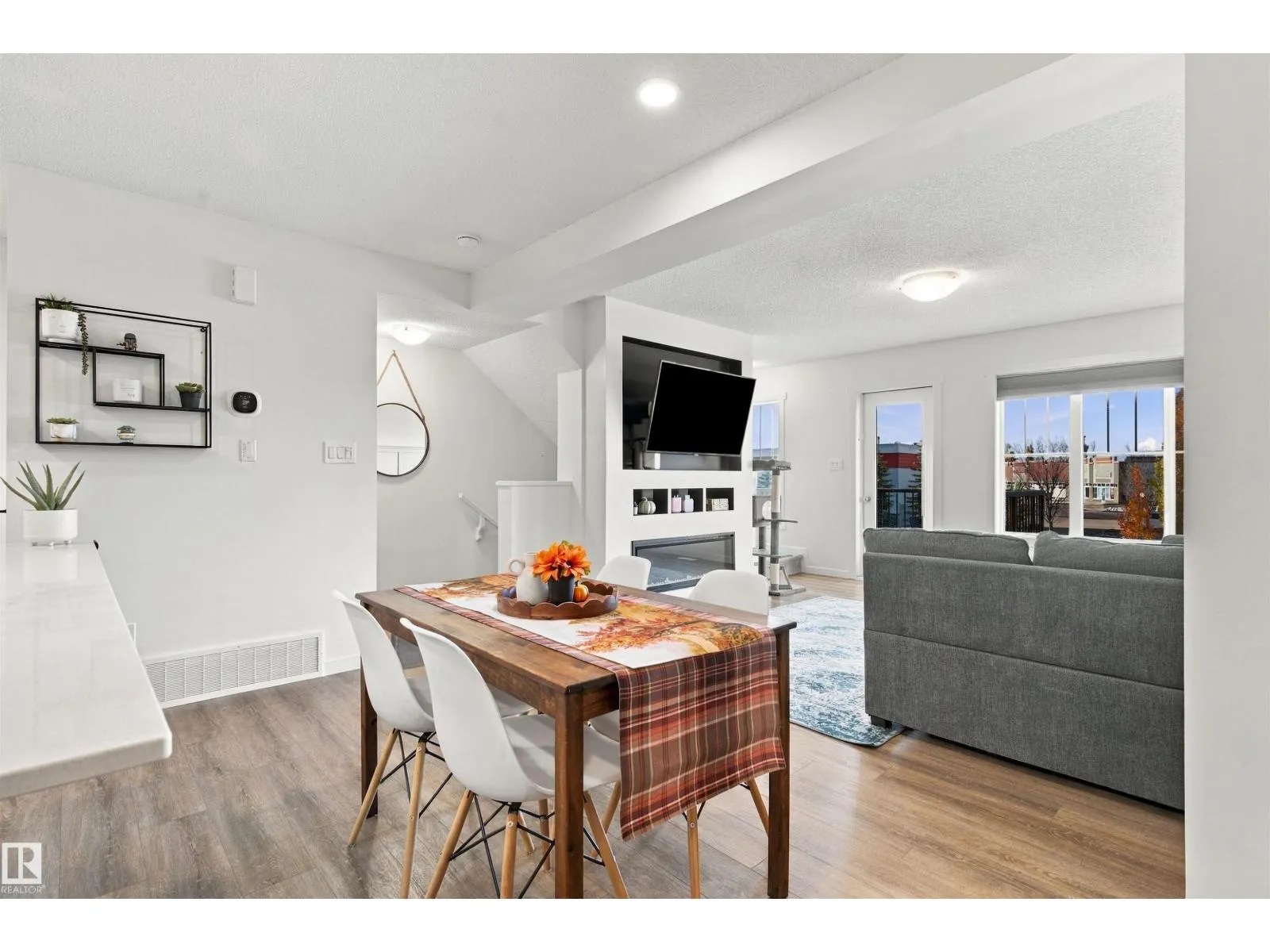 #61 50 MCLAUGHLIN DR