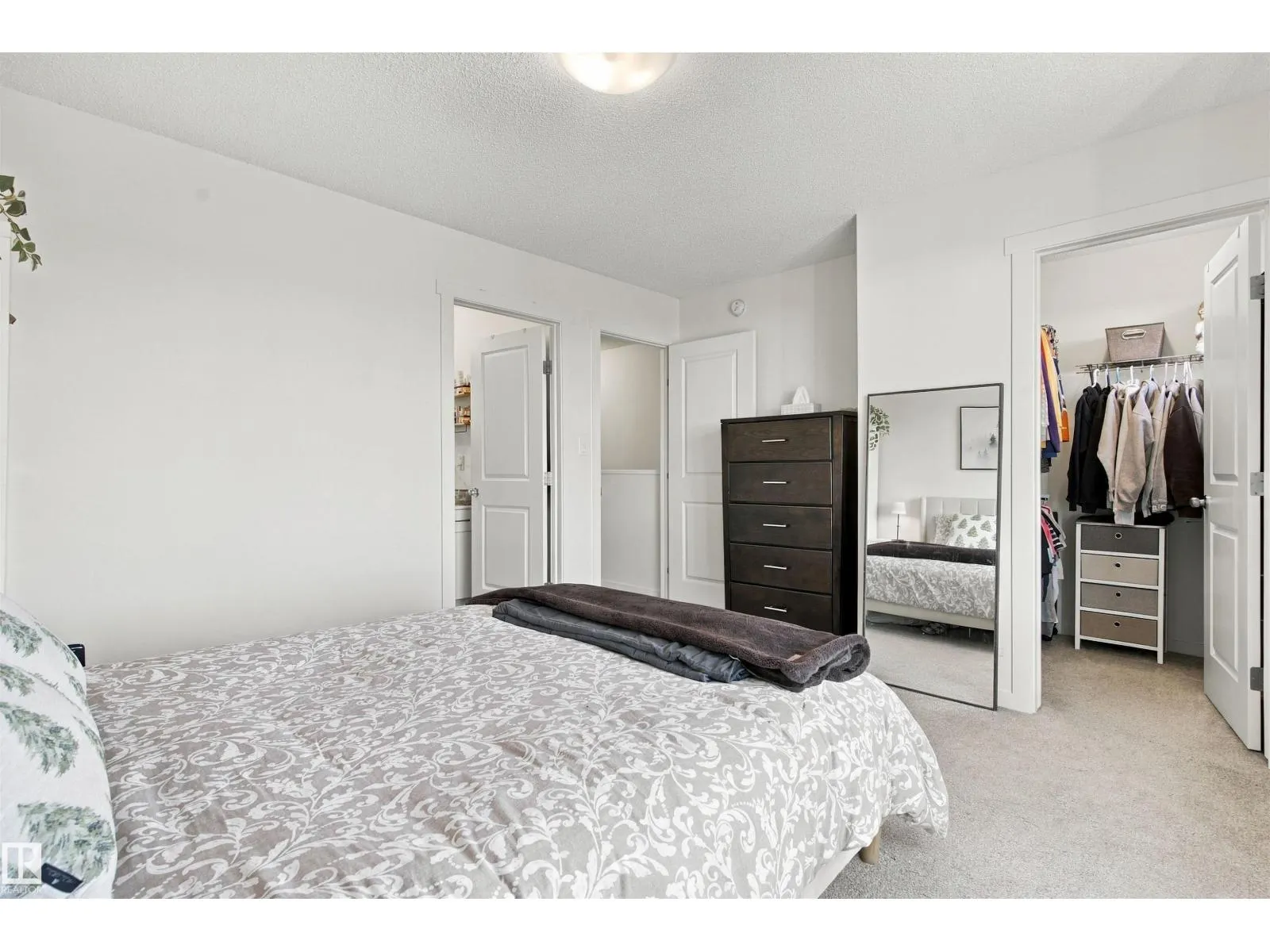 #61 50 MCLAUGHLIN DR