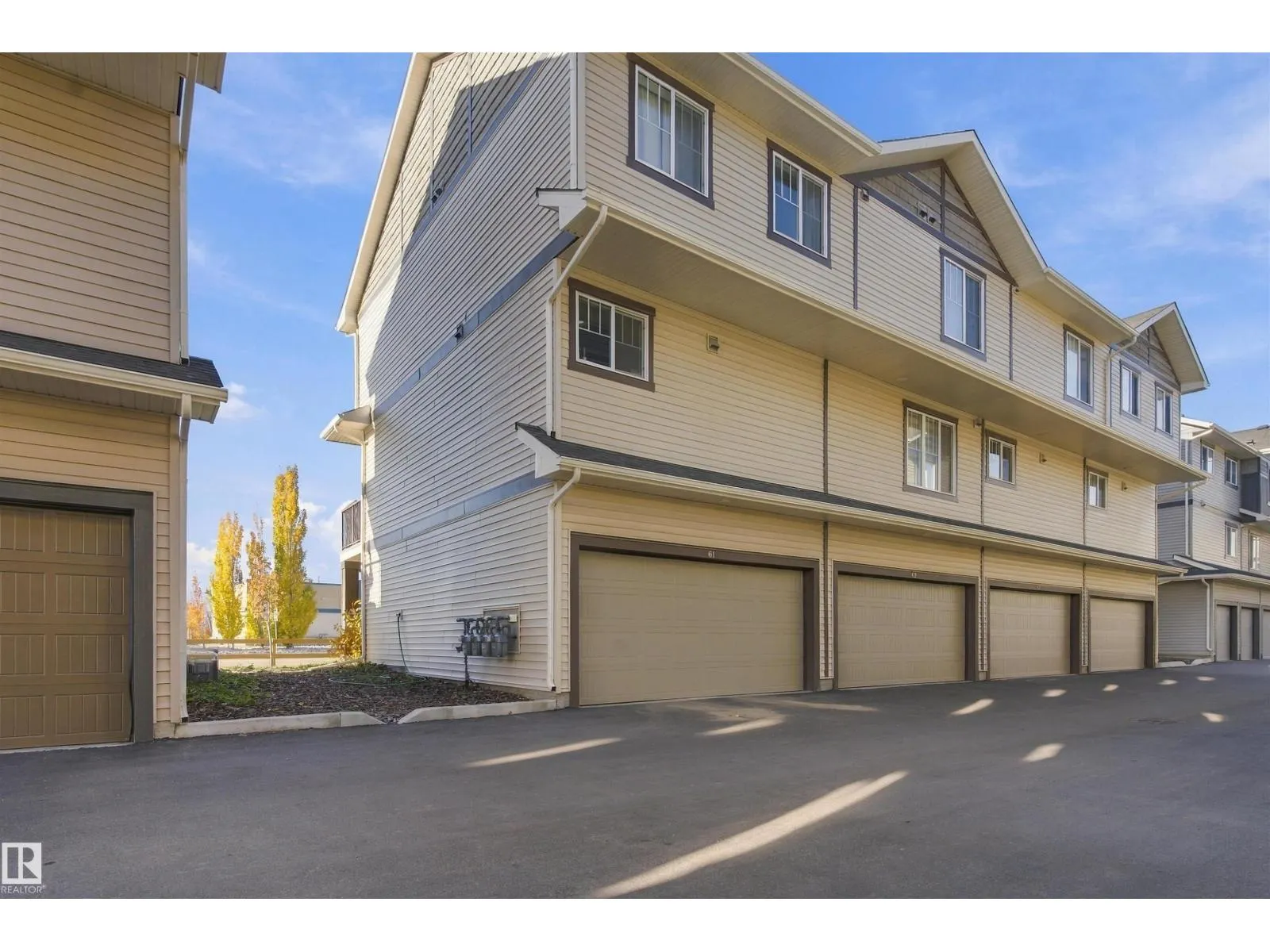 #61 50 MCLAUGHLIN DR