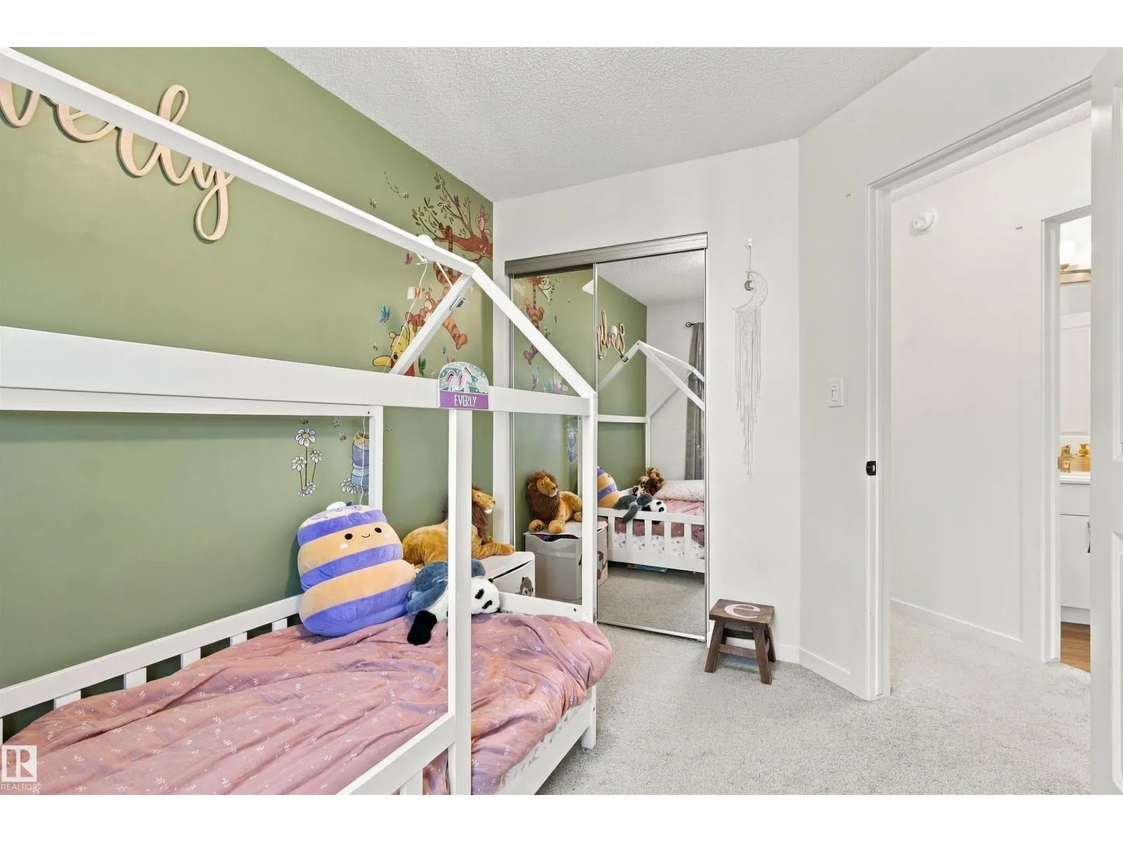 #61 50 MCLAUGHLIN DR