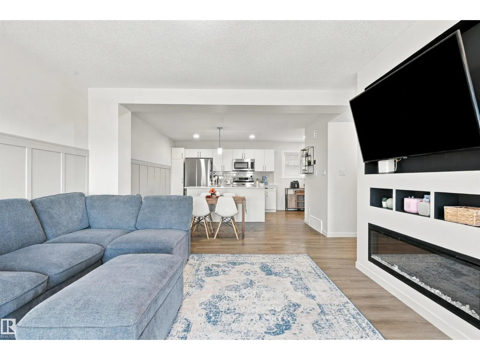 #61 50 MCLAUGHLIN DR