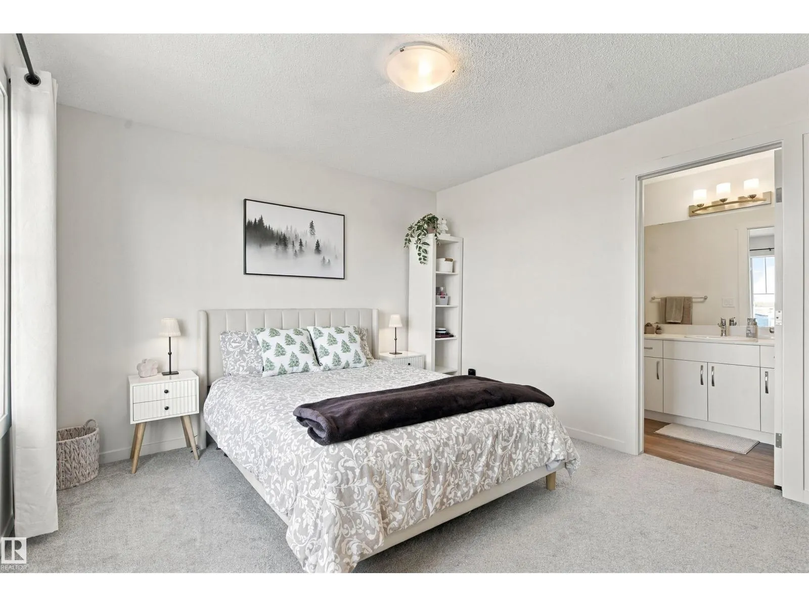 #61 50 MCLAUGHLIN DR