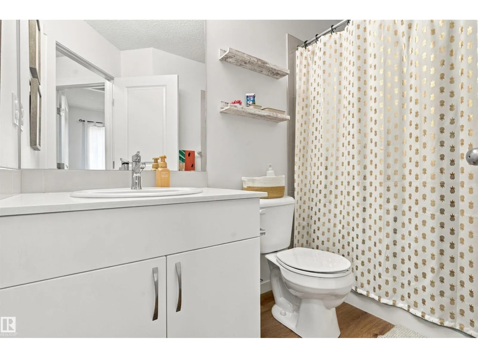 #61 50 MCLAUGHLIN DR