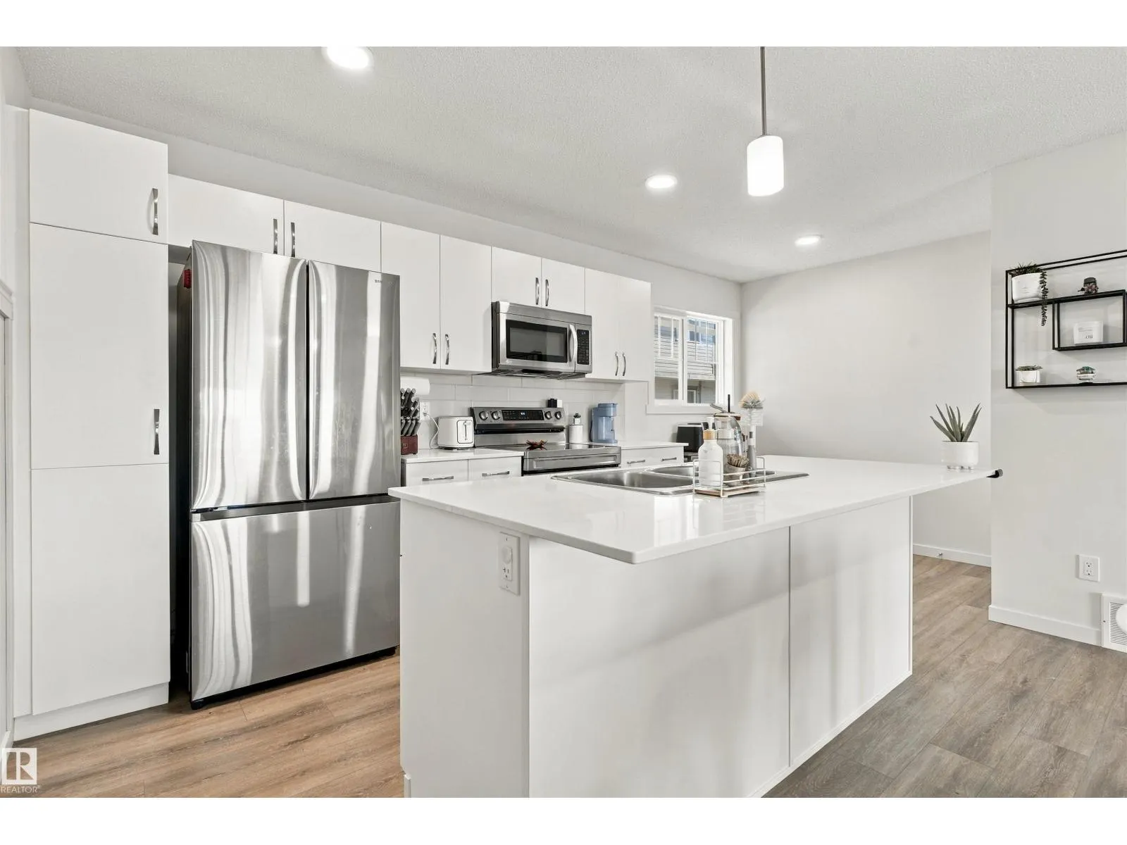 #61 50 MCLAUGHLIN DR