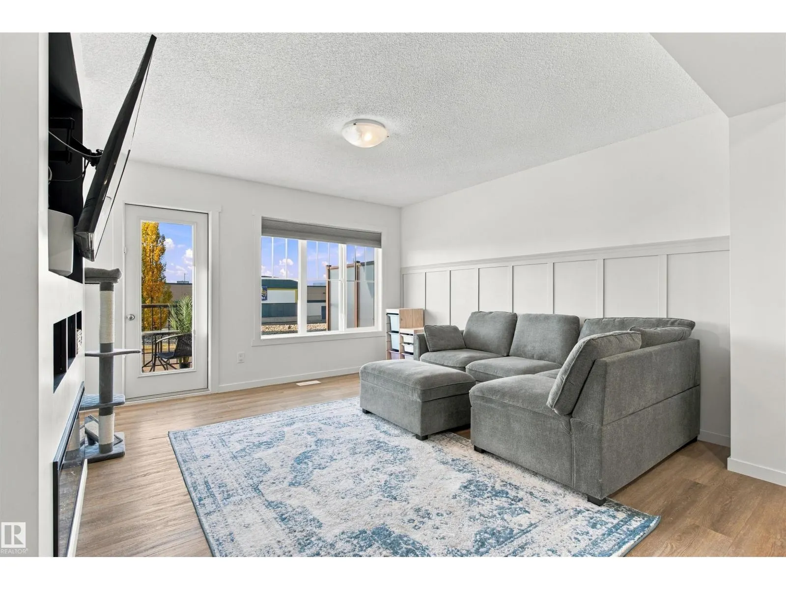 #61 50 MCLAUGHLIN DR