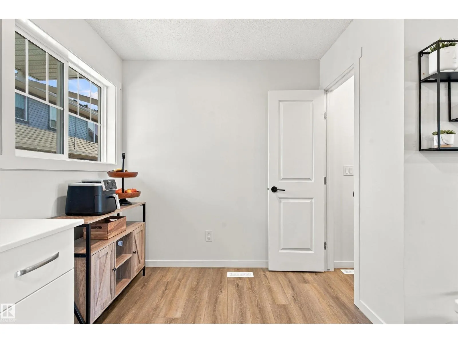 #61 50 MCLAUGHLIN DR