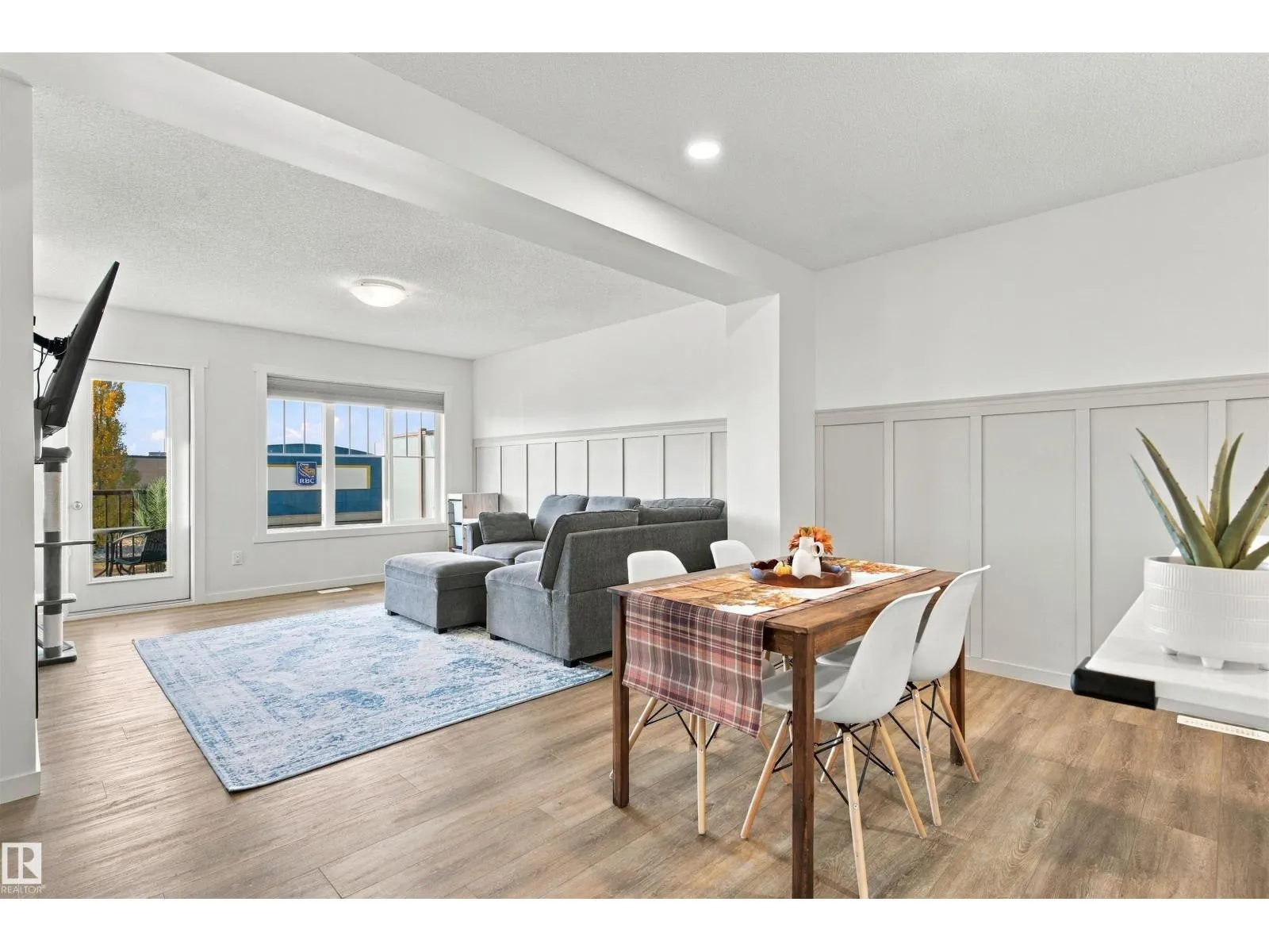 #61 50 MCLAUGHLIN DR